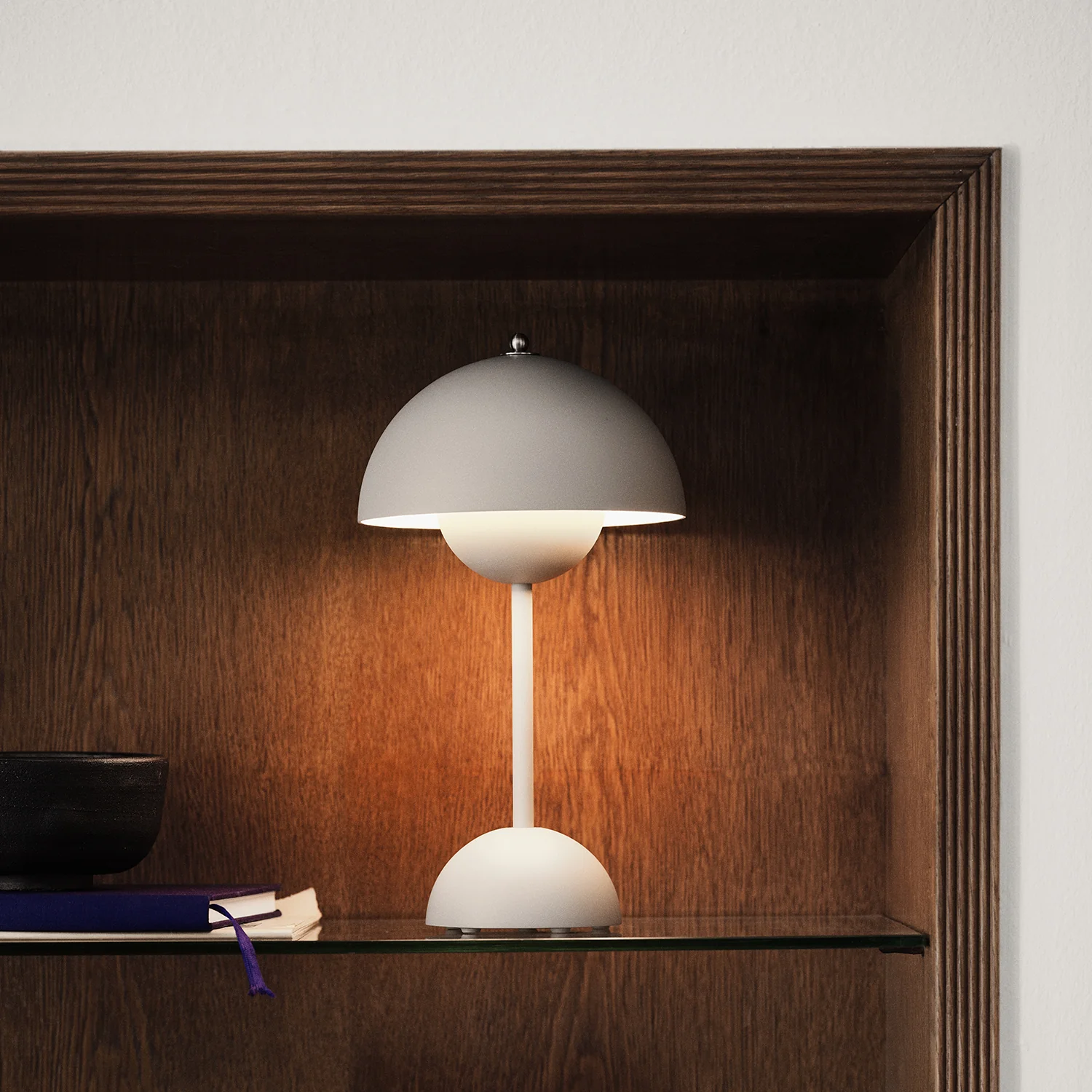 &tradition | flowerpot VP9 portable lamp | matte light grey - Image 4