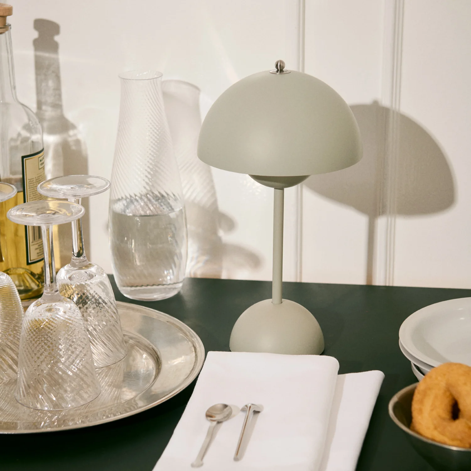 &tradition | flowerpot VP9 portable lamp | matte light grey - Image 5