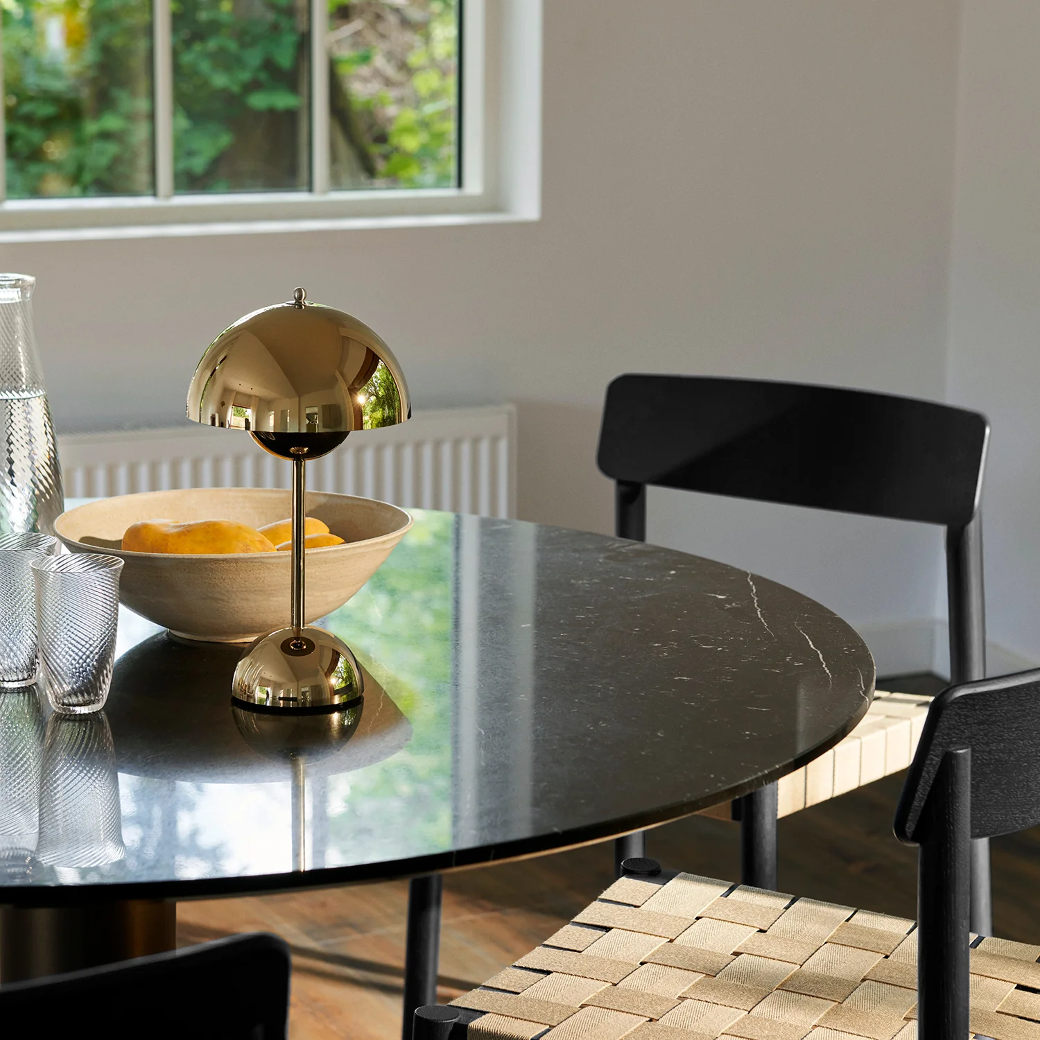 &tradition | flowerpot VP9 portable lamp | brass - Image 5