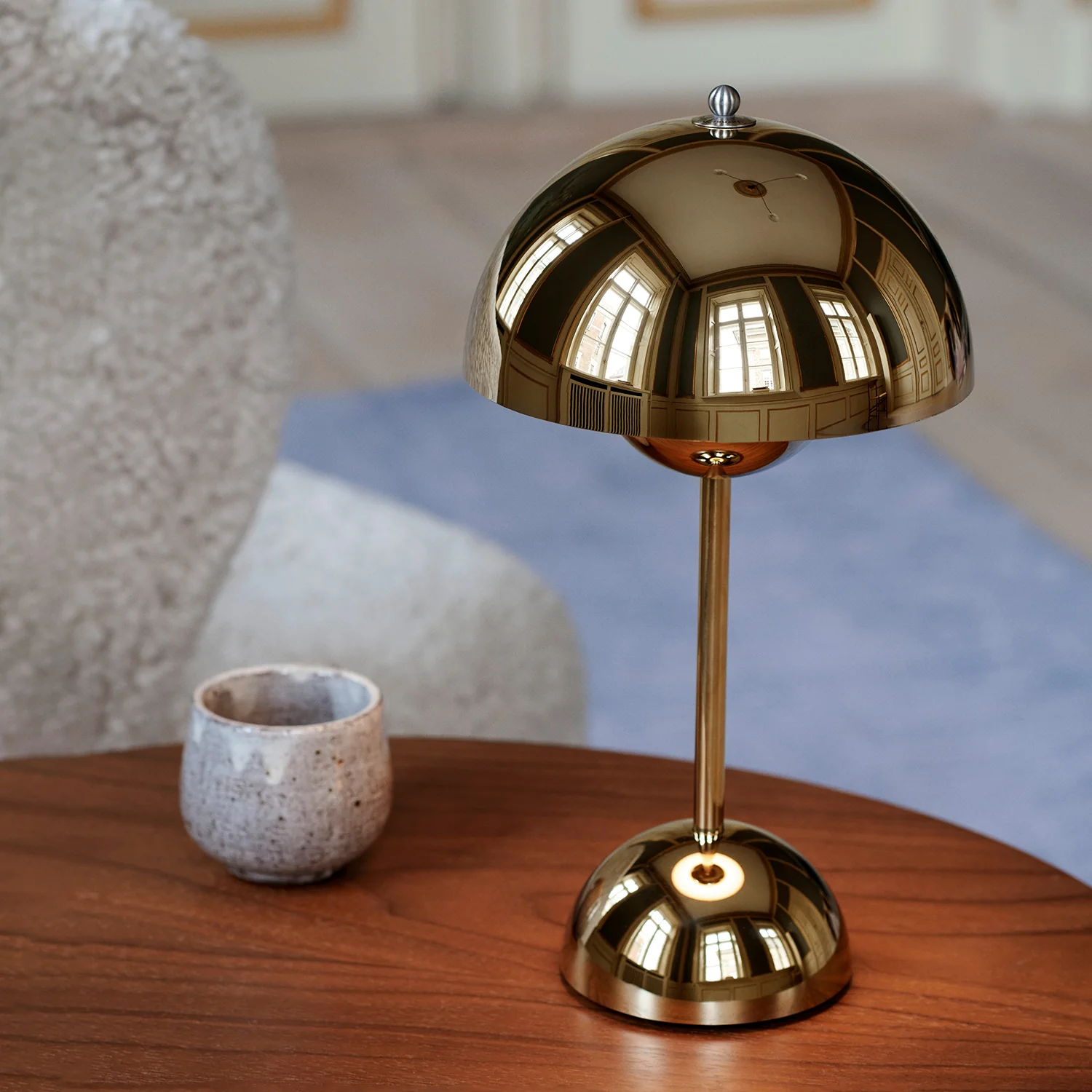 &tradition | flowerpot VP9 portable lamp | brass - Image 7