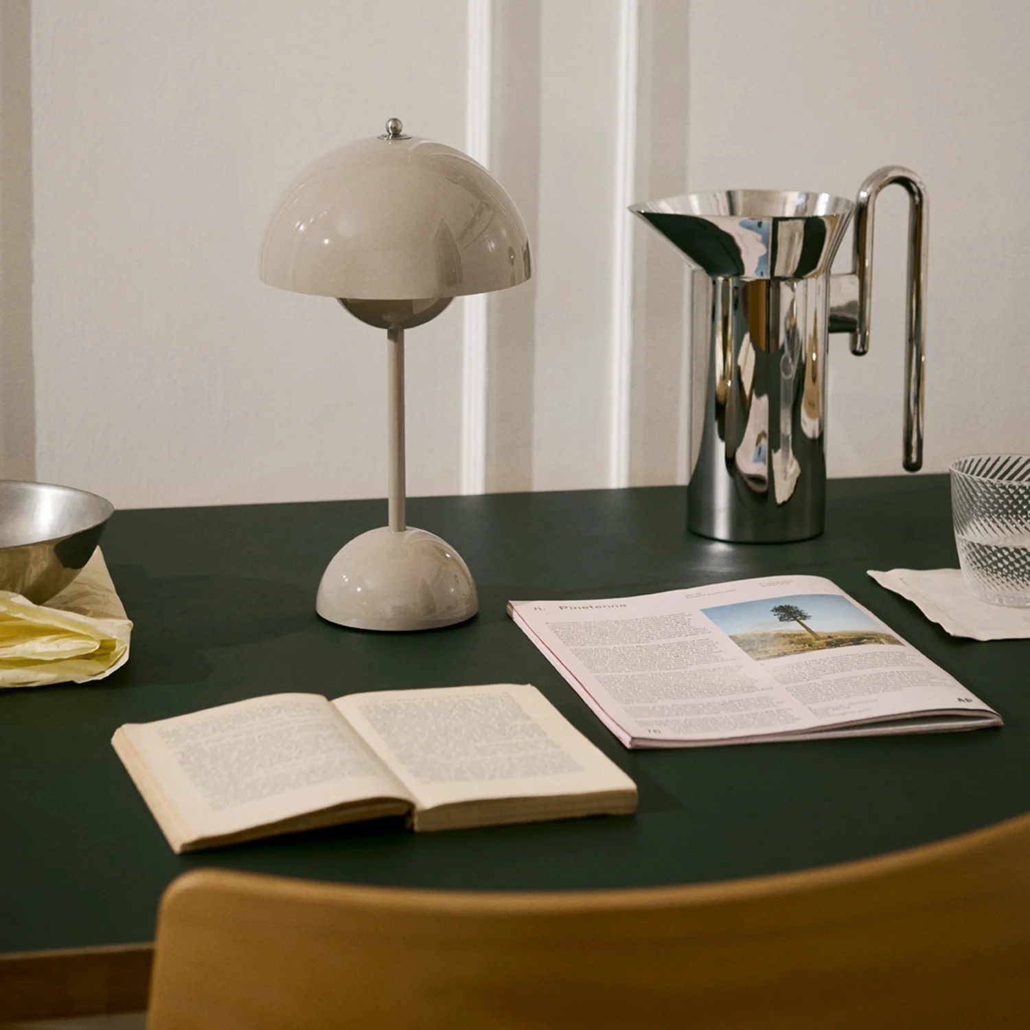 &tradition | flowerpot VP9 portable lamp | grey beige - Image 4
