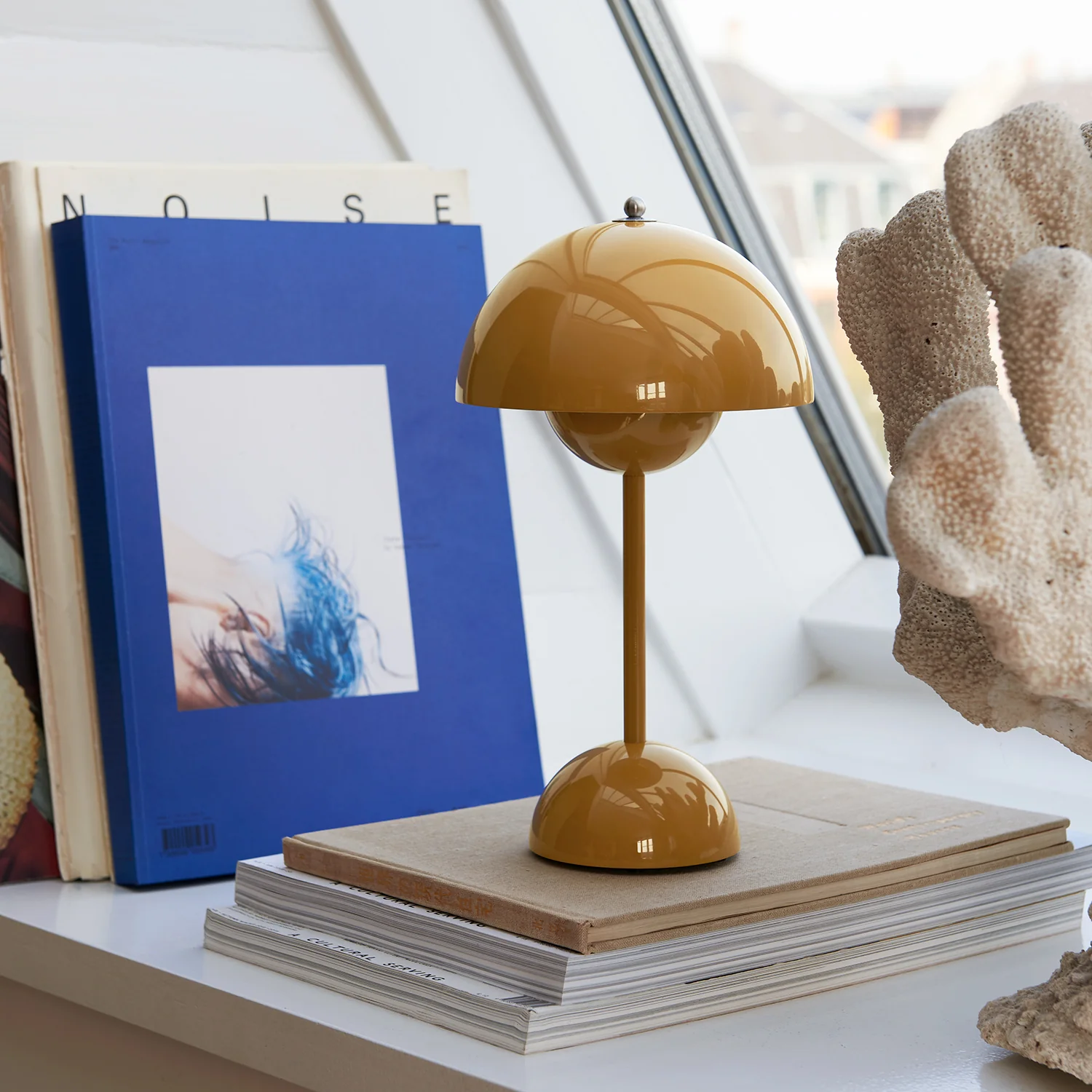 &tradition | flowerpot VP9 portable lamp | mustard - Image 7