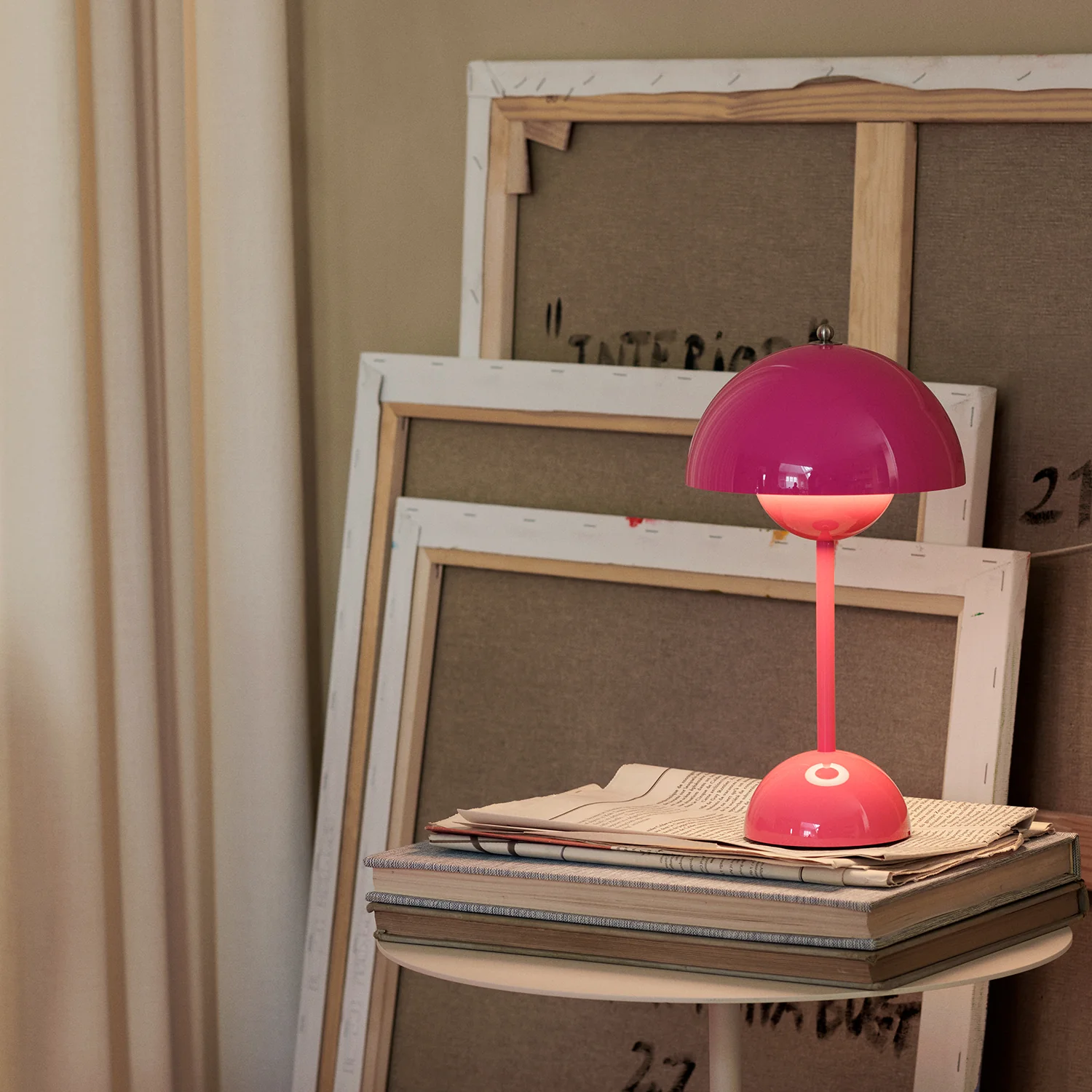 &tradition | flowerpot VP9 portable lamp | tangy pink - Image 4