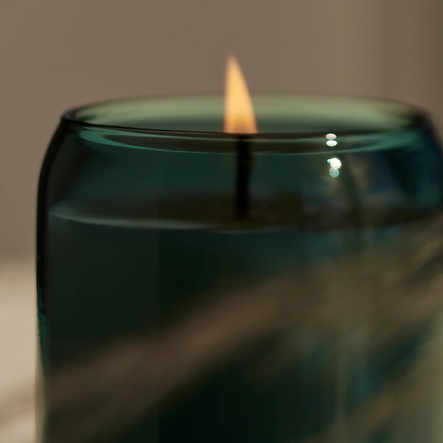 ashley + co | waxed perfume scented outdoor candle | tui + kahili + citronella - Image 5