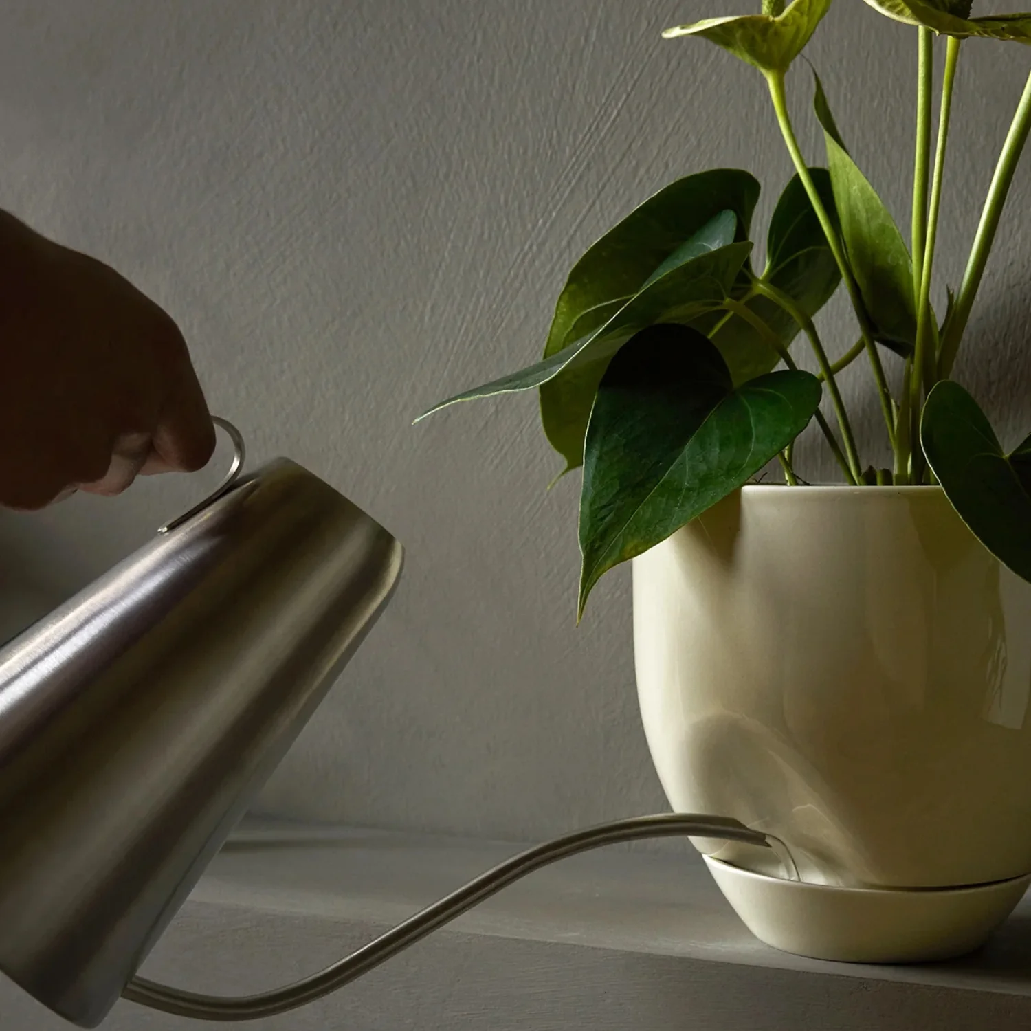 audo copenhagen (menu) | hydrous planter 12cm | ochre - Image 4