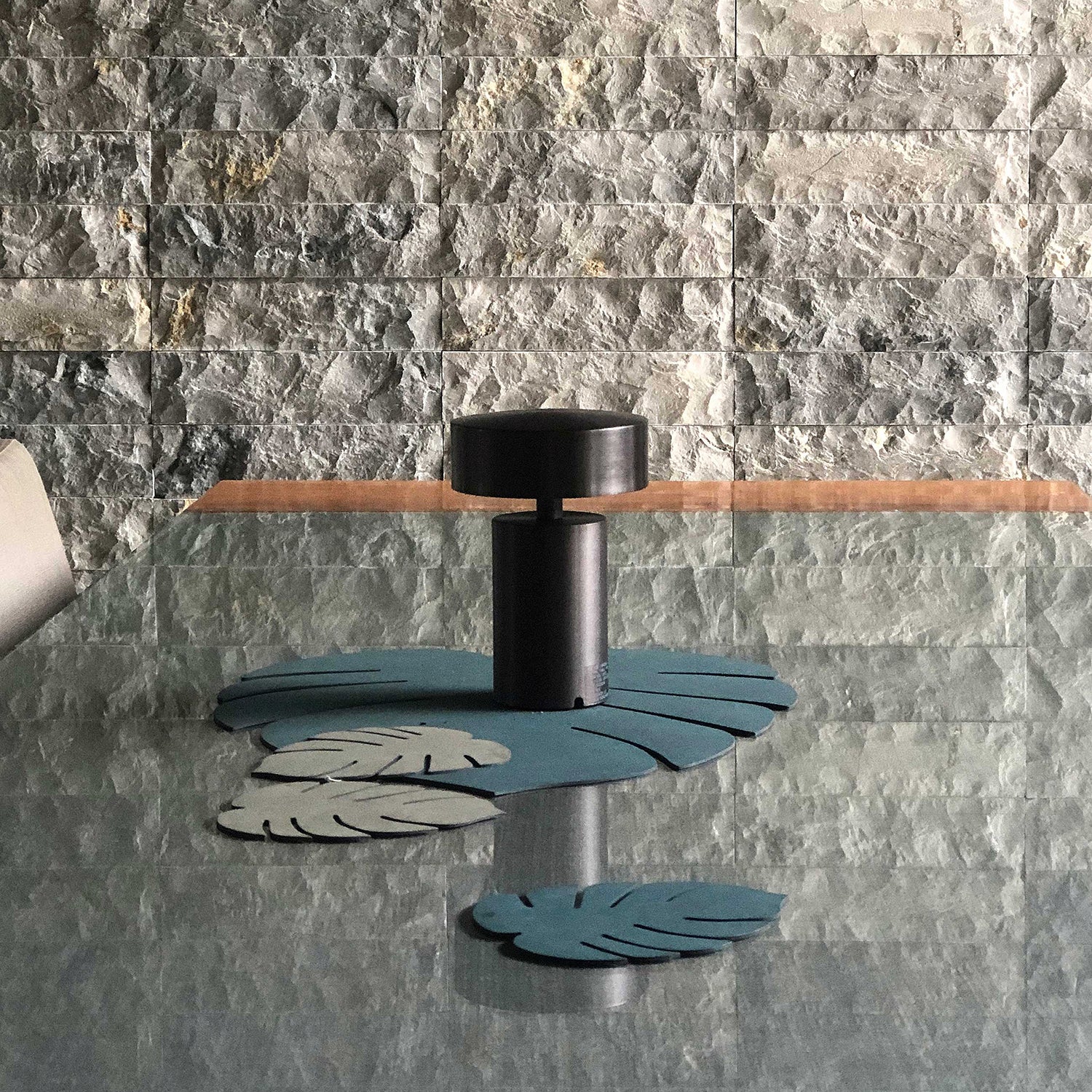 audo copenhagen (menu) | column table lamp | bronze v2 - Image 14