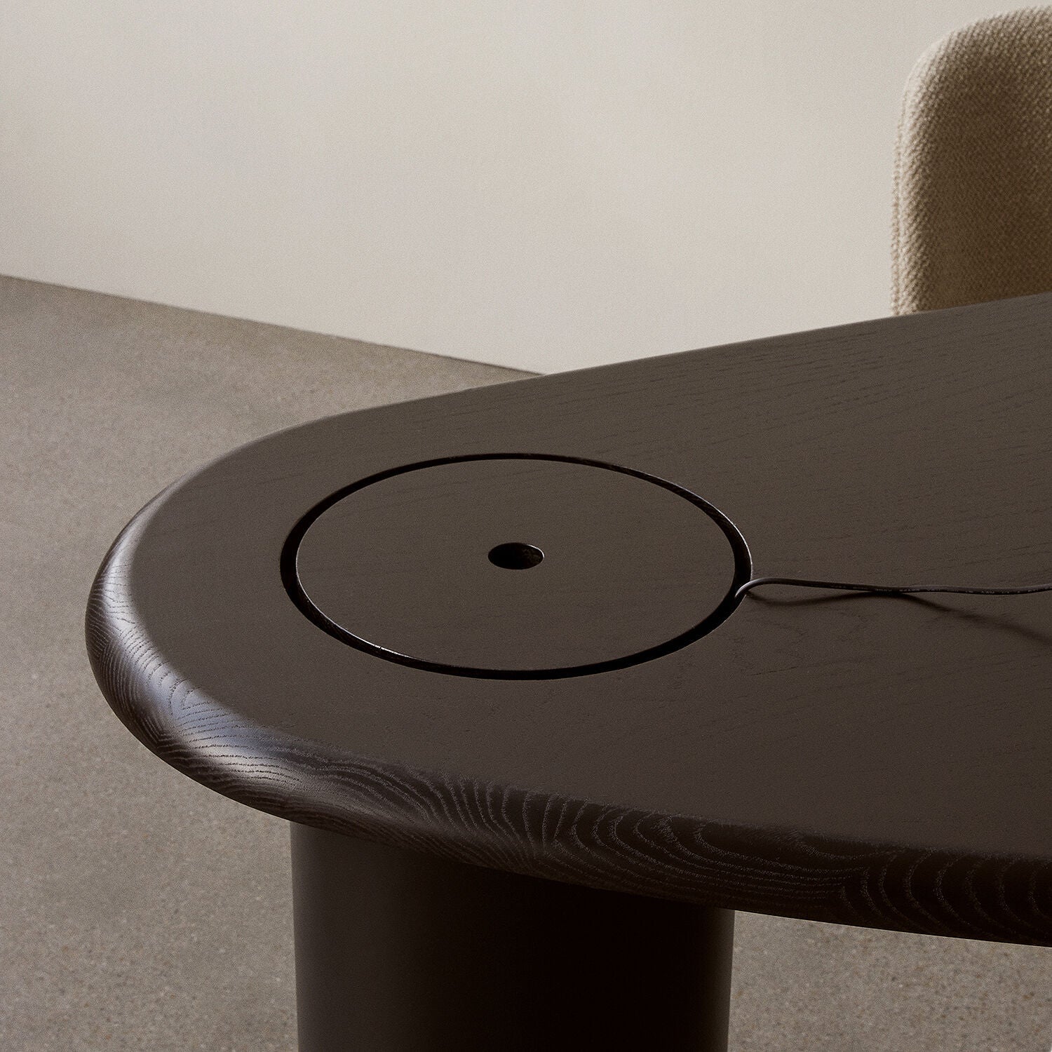 audo copenhagen (menu) | eclipse desk | dark oiled polished oak - Image 3