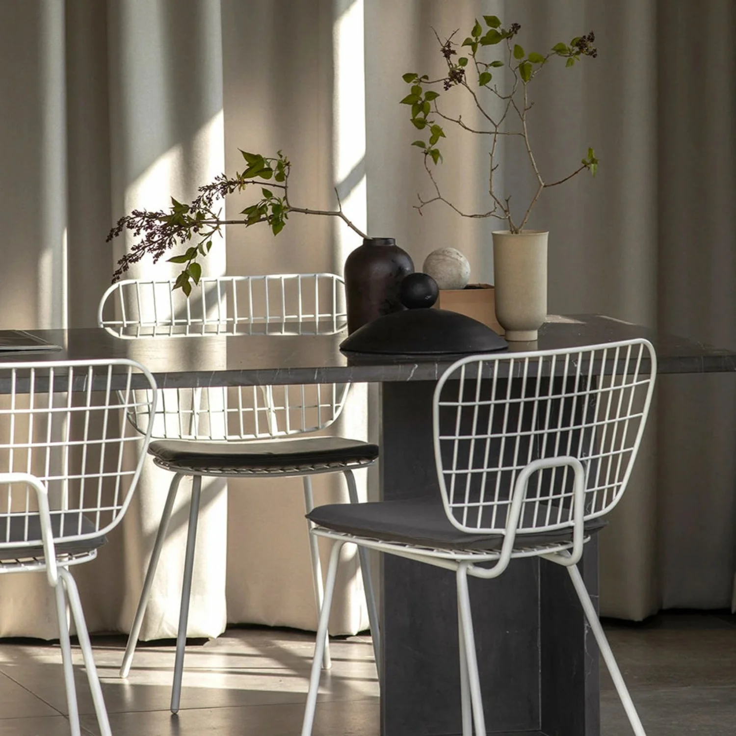 audo copenhagen (menu) | string dining chair | cushion outdoor | dark grey ~ DC - Image 2