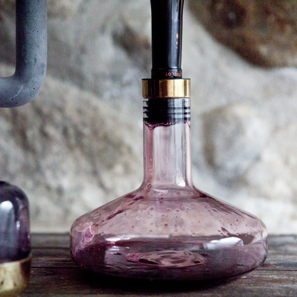 audo copenhagen (menu) | wine breather carafe deluxe | clear + brass - Image 11