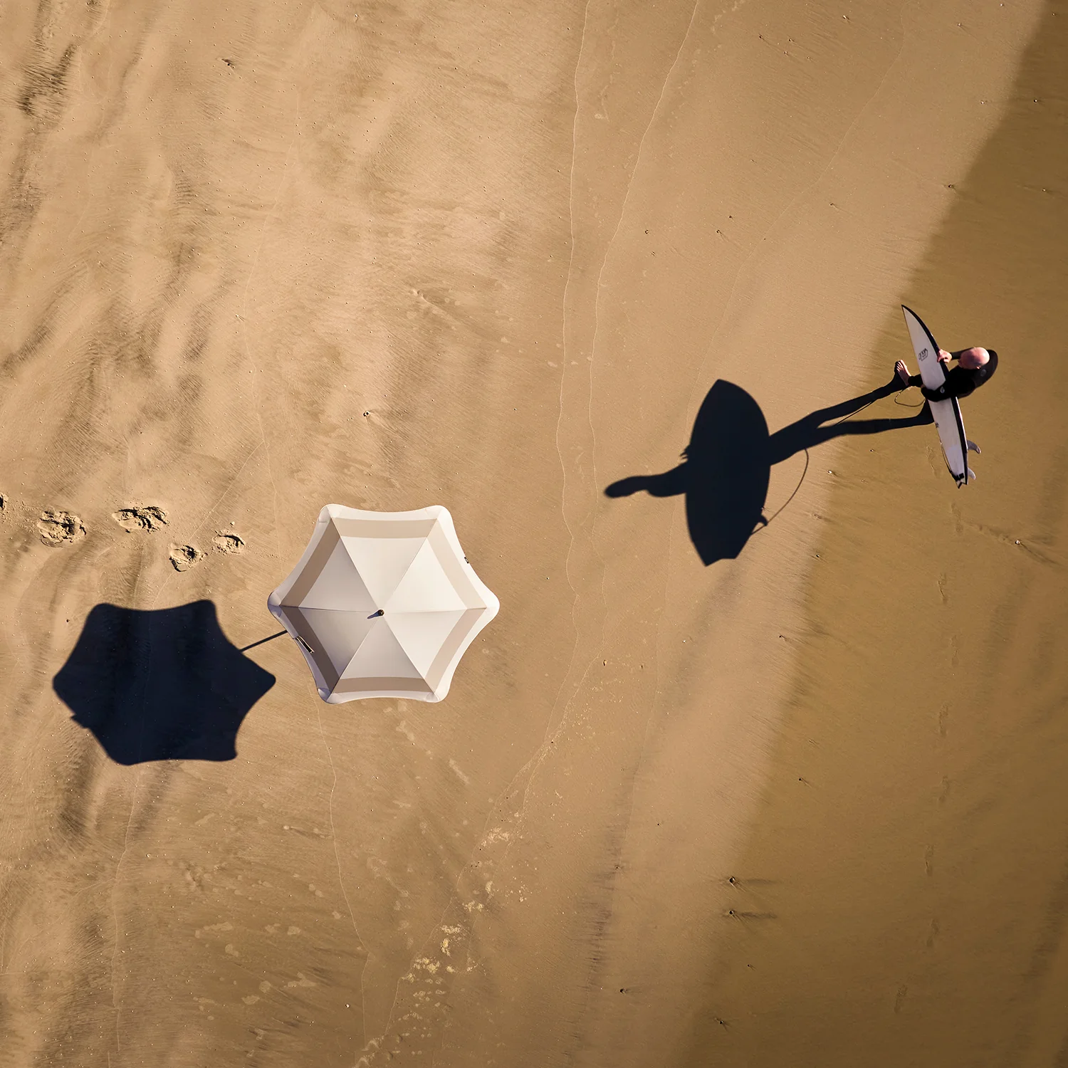 blunt | beach umbrella | sand - Image 8