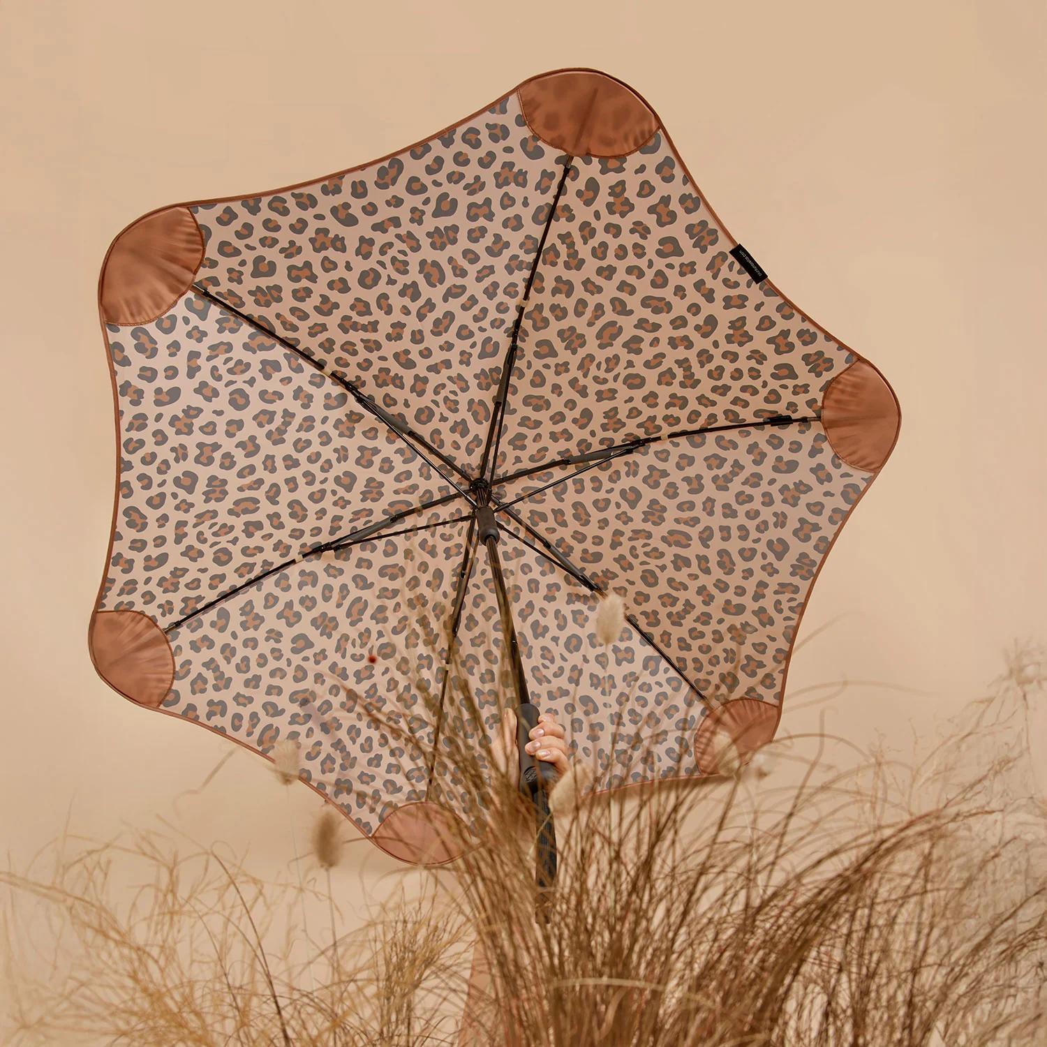 blunt | classic umbrella | safari leopard - limited edition - Image 6