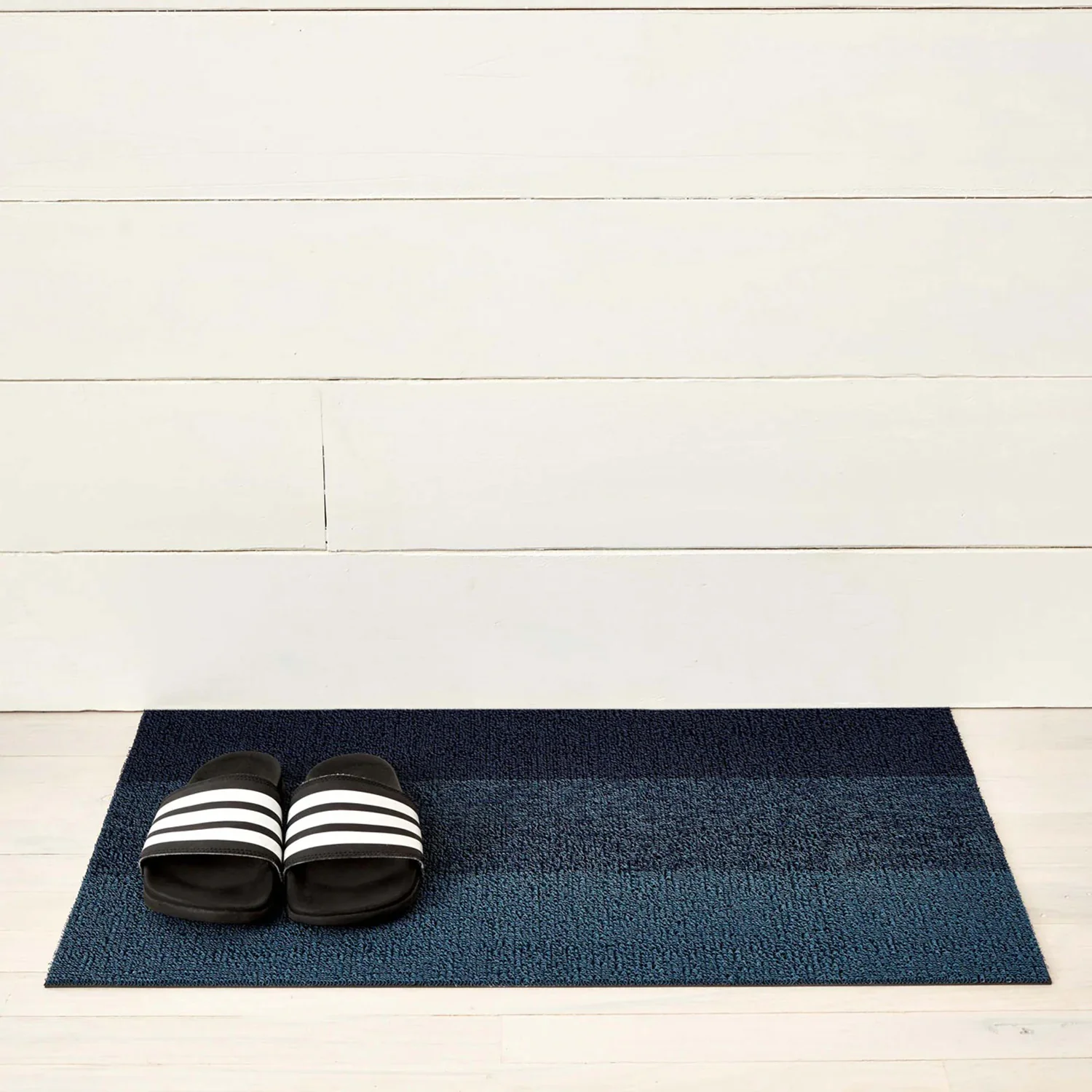 chilewich | shag doormat 46x71cm (18x28") | marbled stripe bay blue - Image 2