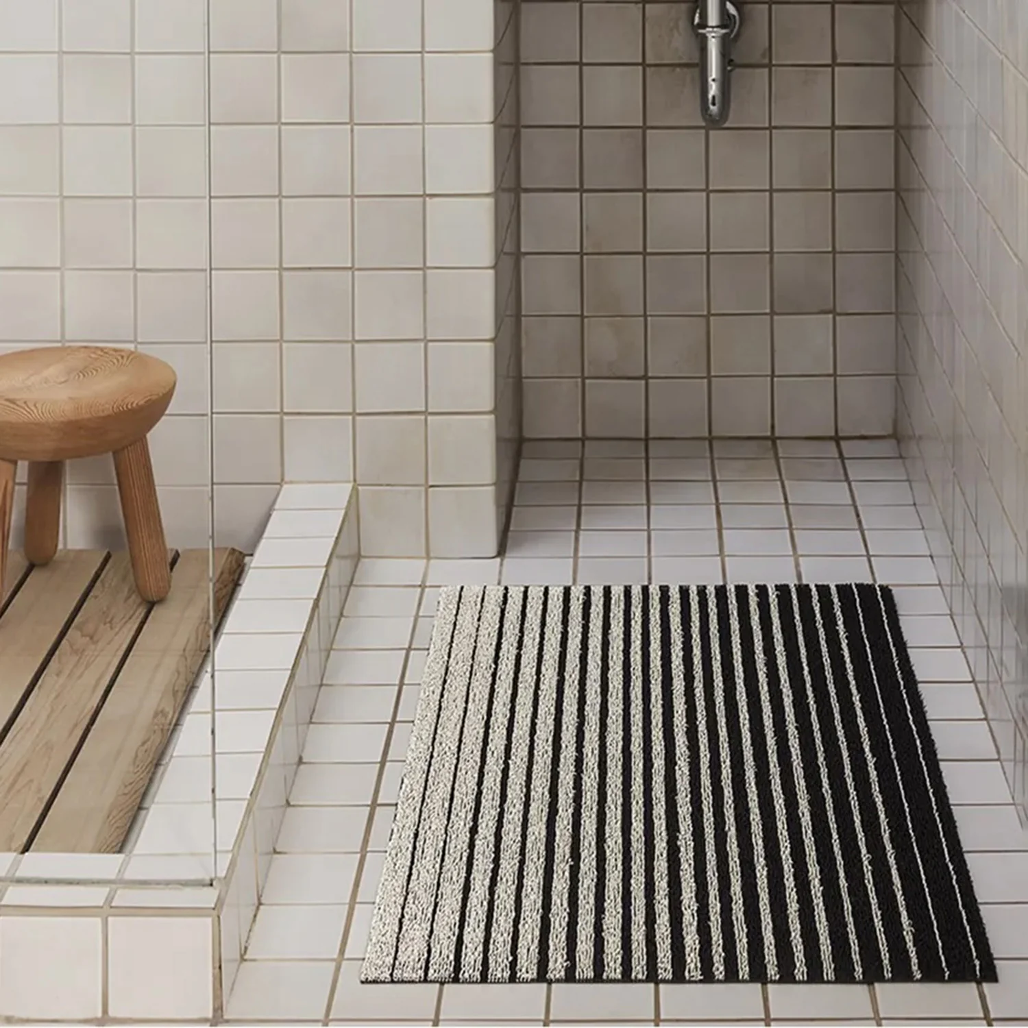 chilewich | shag doormat 46x71cm (18x28") | domino black + white - Image 3