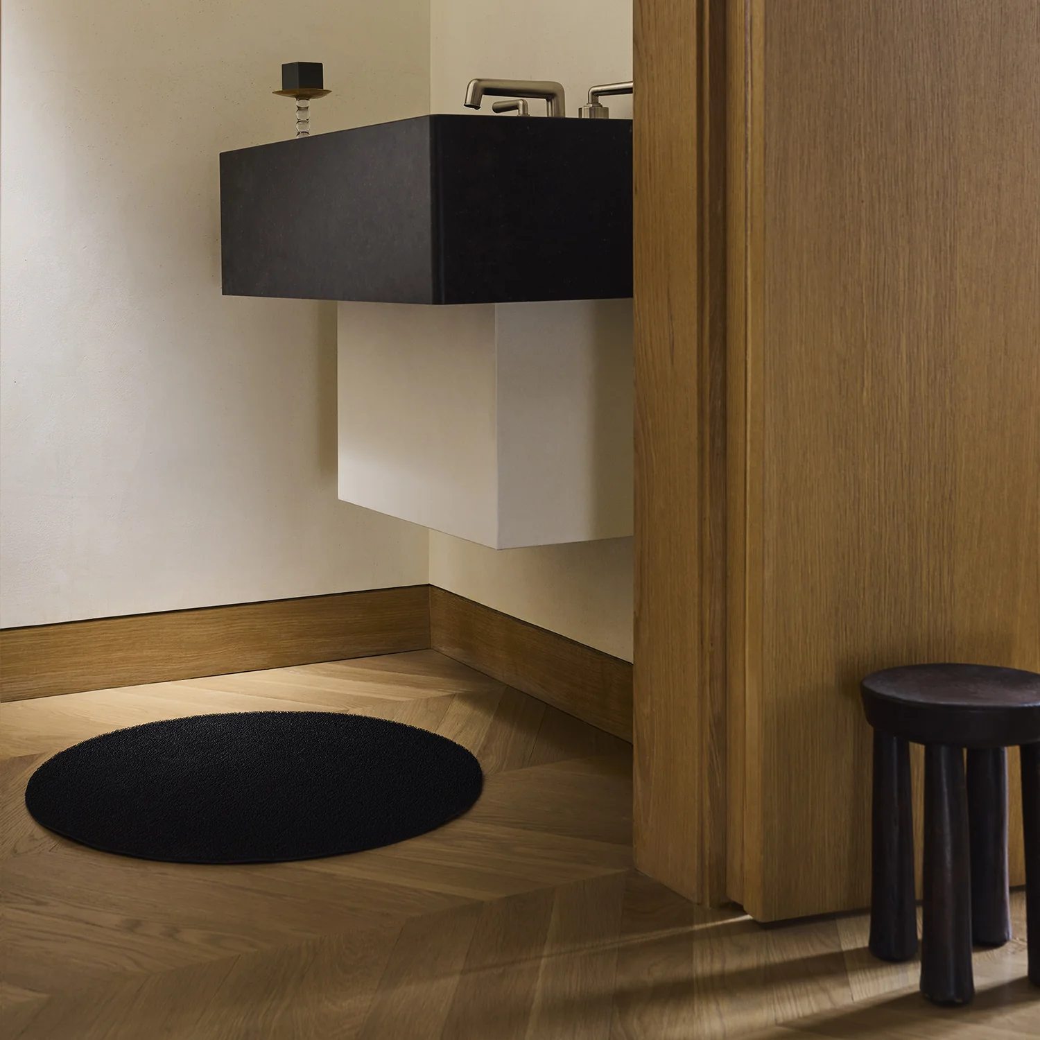 chilewich | dot doormat | black - Image 3