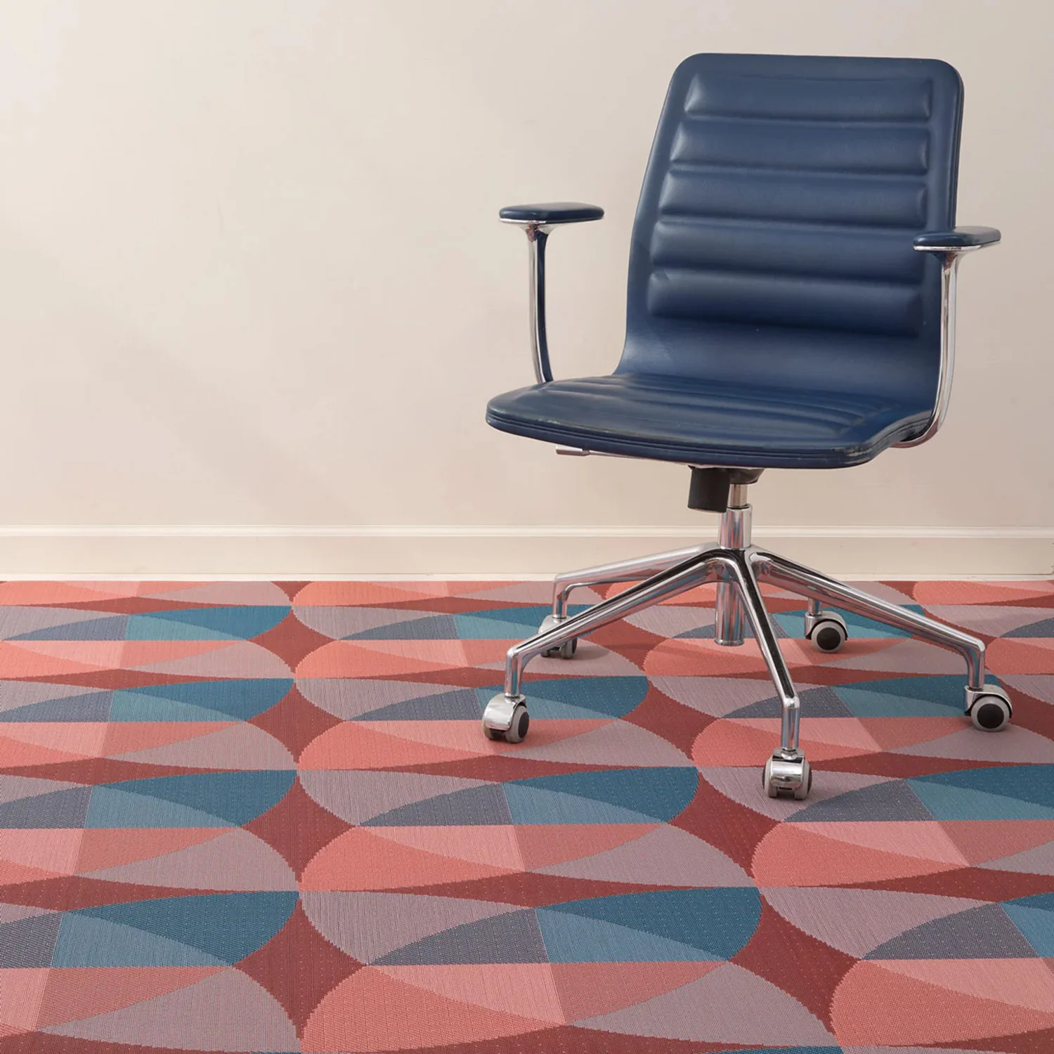 chilewich | woven floormat 183x2269cm (72x106") | canopy raspberry - Image 2