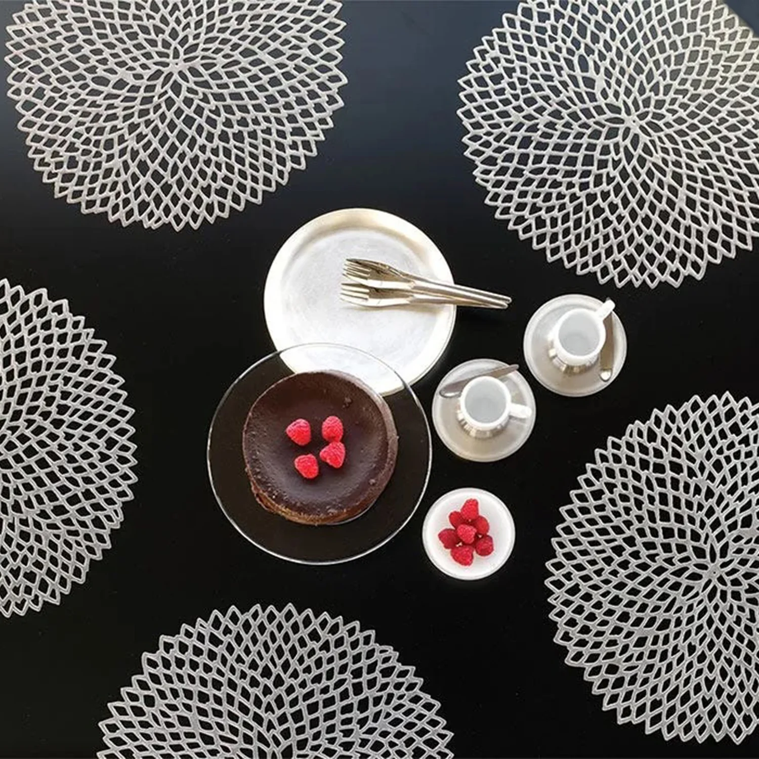 chilewich | placemat round | dahlia gunmetal ~ DC - Image 2