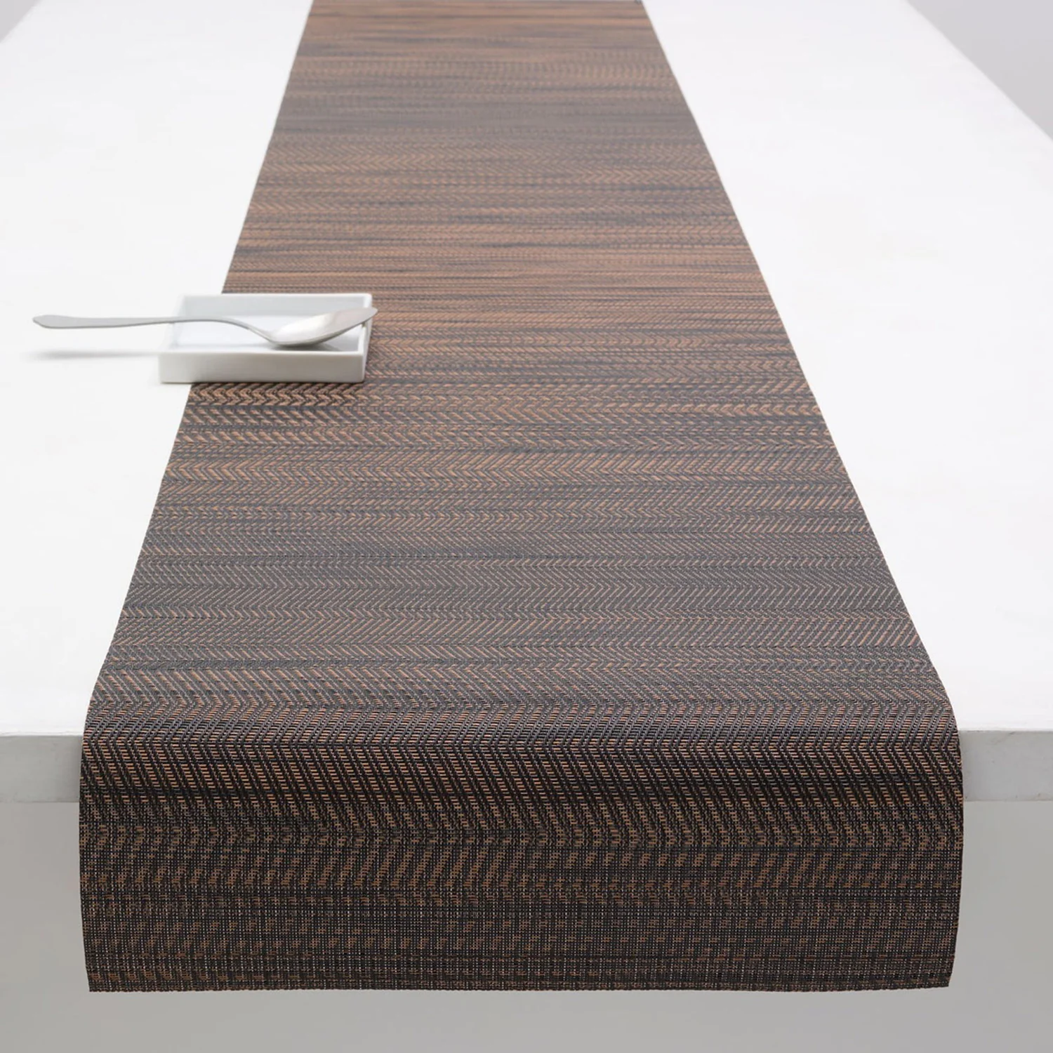 chilewich | table runner 36x183cm | wave tiger eye - Image 2