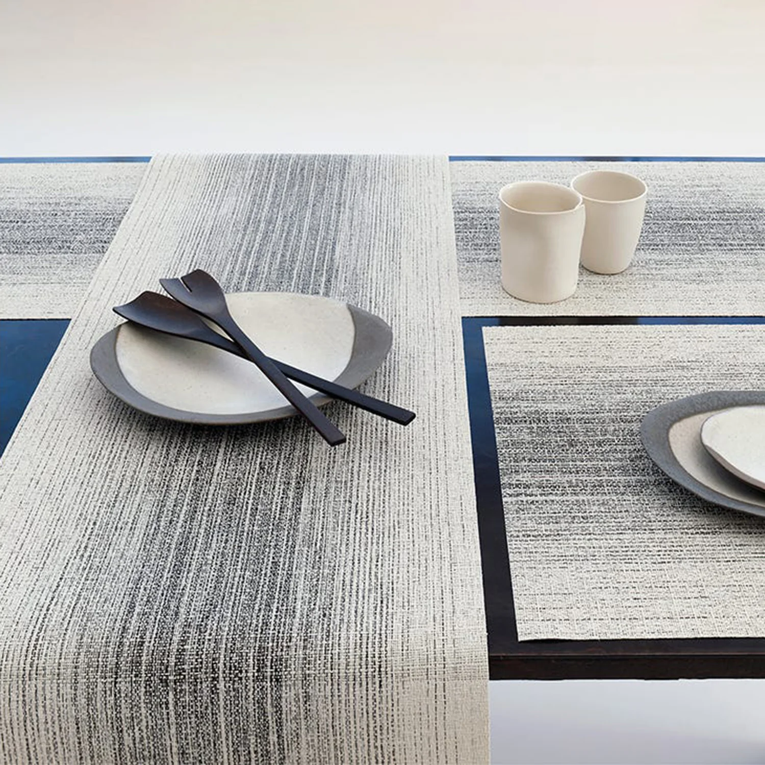 chilewich | table runner | ombre natural - Image 2
