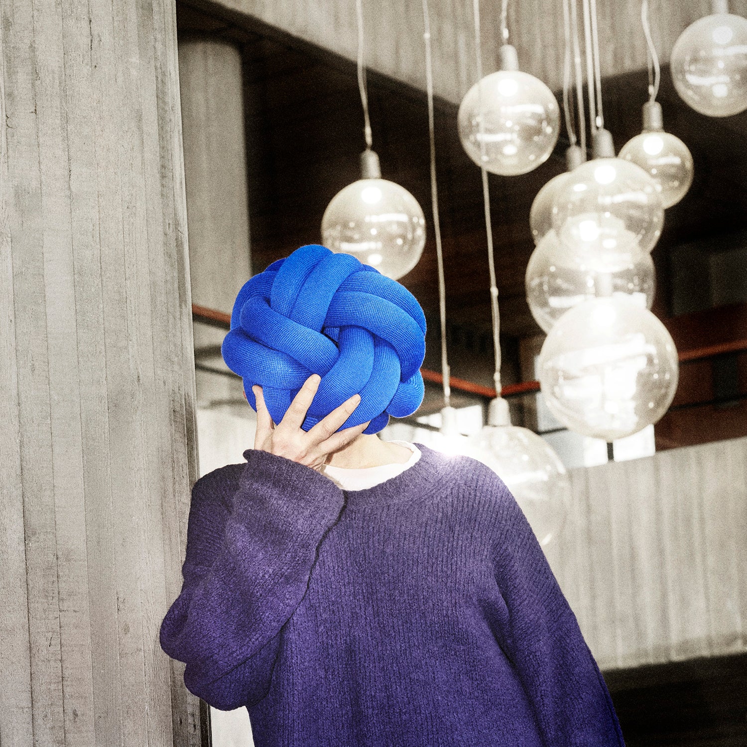 design house stockholm | knot cushion | klein blue - Image 4