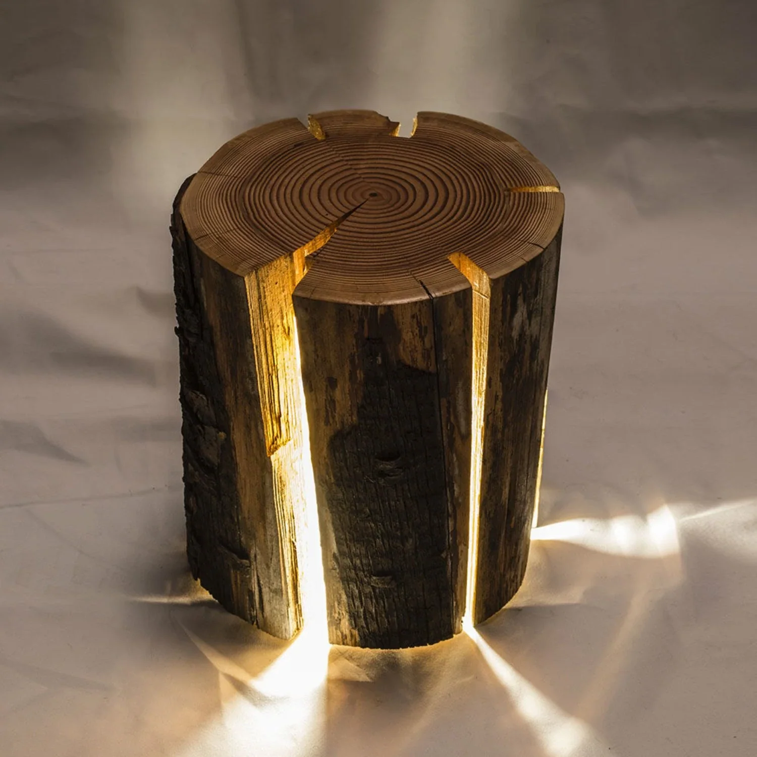 duncan meerding | cracked log lamp - Image 47