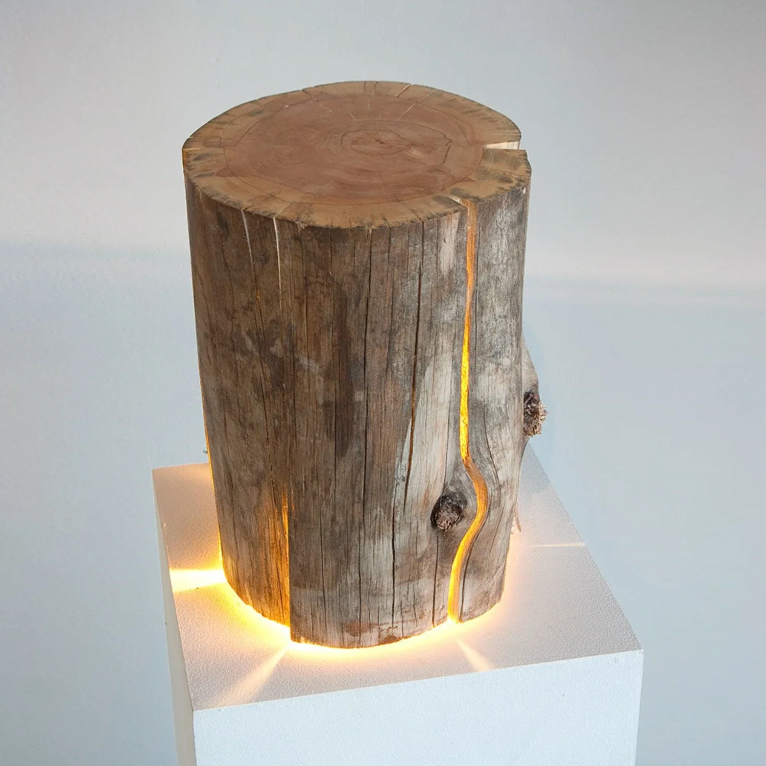 duncan meerding | cracked log lamp - Image 48