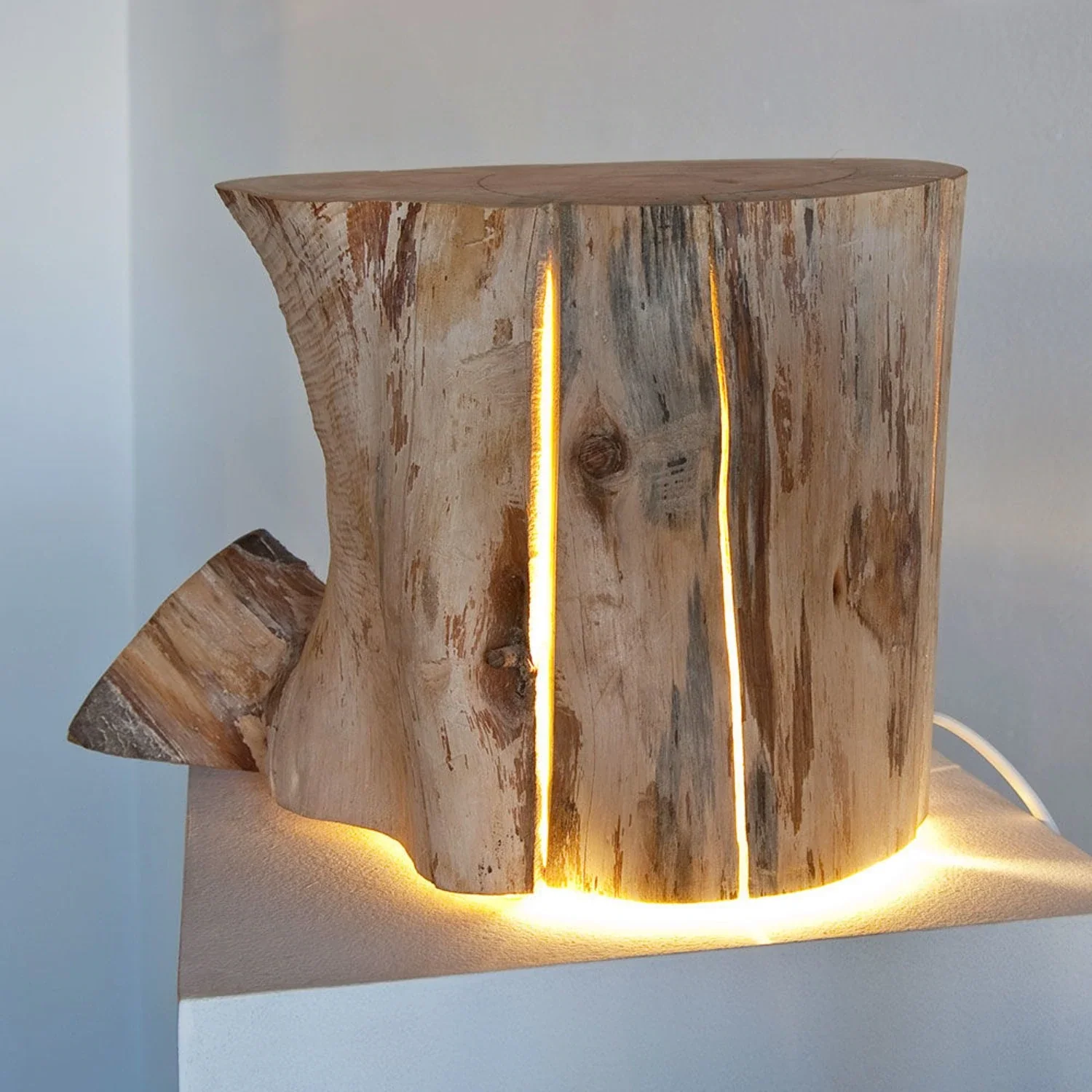 duncan meerding | cracked log lamp - Image 49