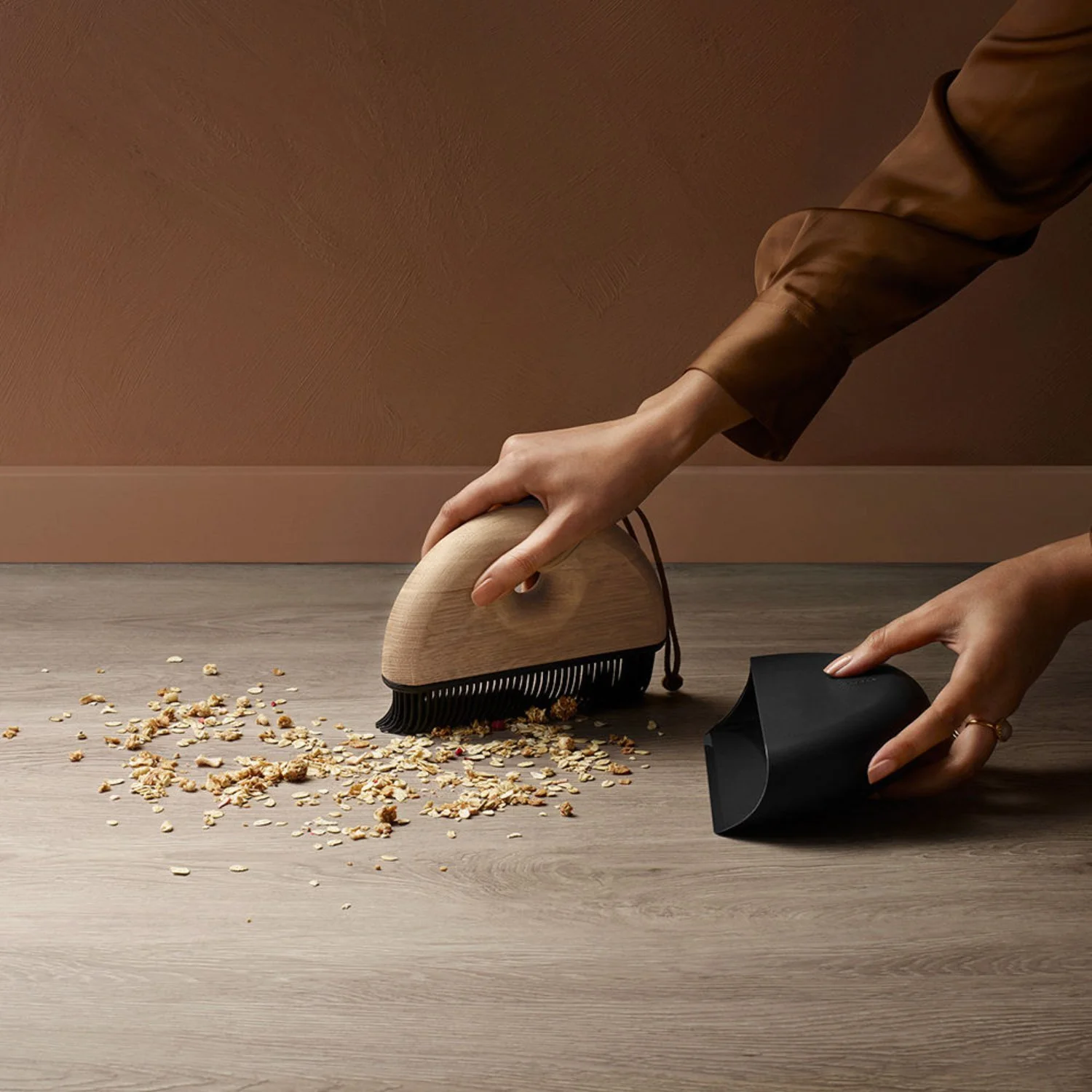 eva solo | sweep dustpan + brush set - Image 2