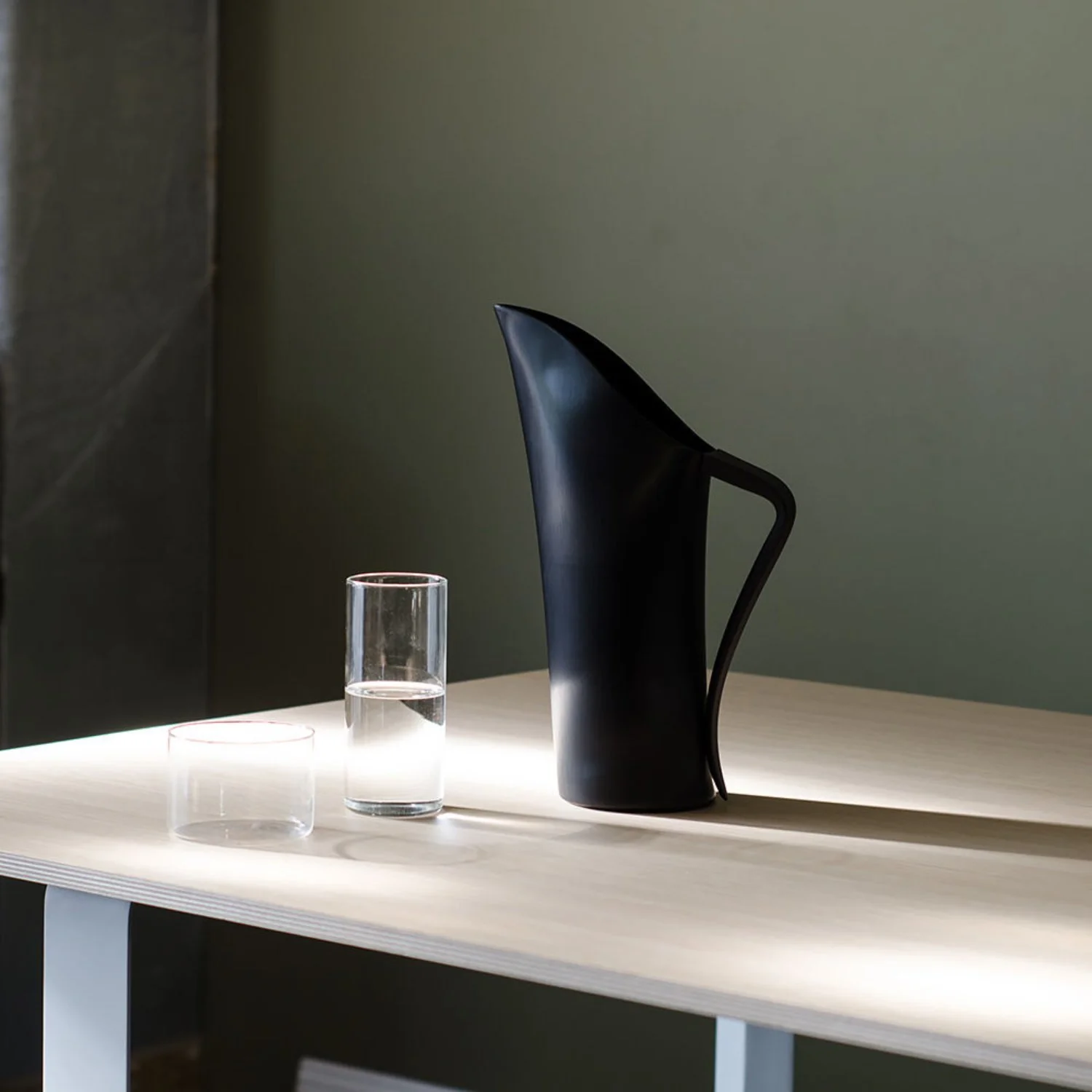 fink | water jug | black satin - special edition - Image 2