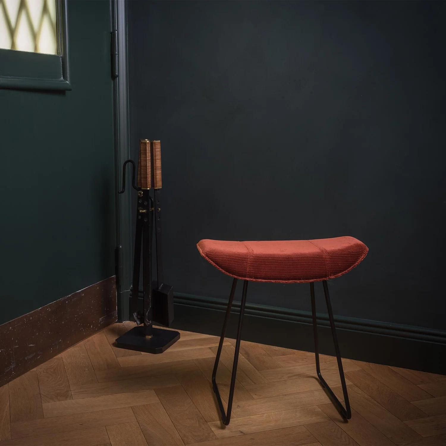 freifrau | kya kitchen stool 63cm | cairo ebony (black) leather + black wire frame - Image 12