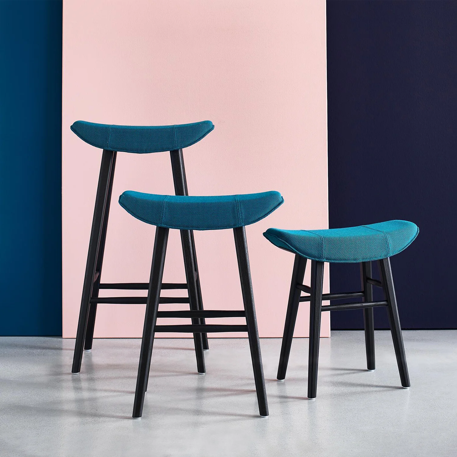 freifrau | kya kitchen stool 63cm | cairo ebony (black) leather + black wire frame - Image 10