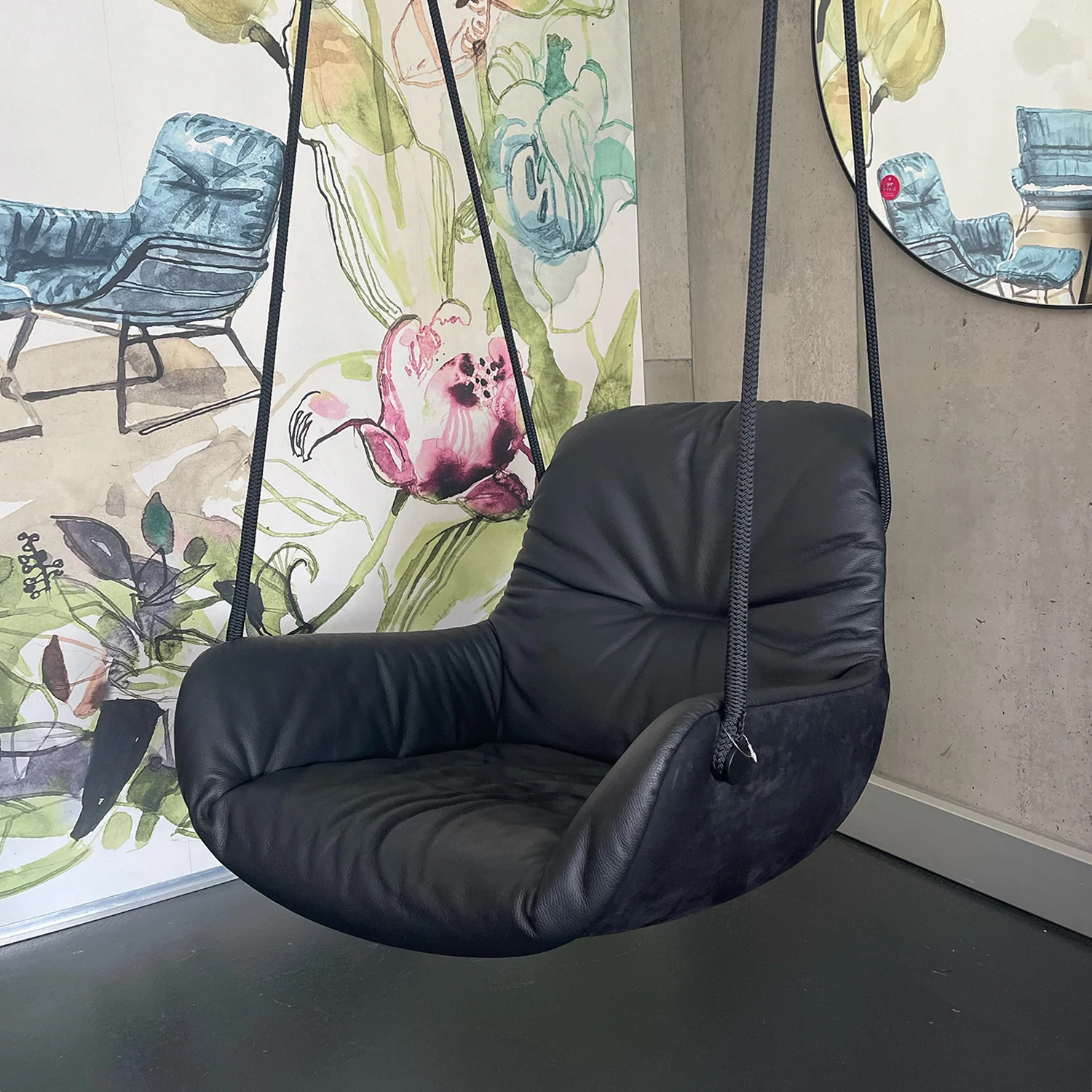 freifrau | leya lounge swing seat | cayenne ebony (black) + orient ebony (black) leather - Image 2