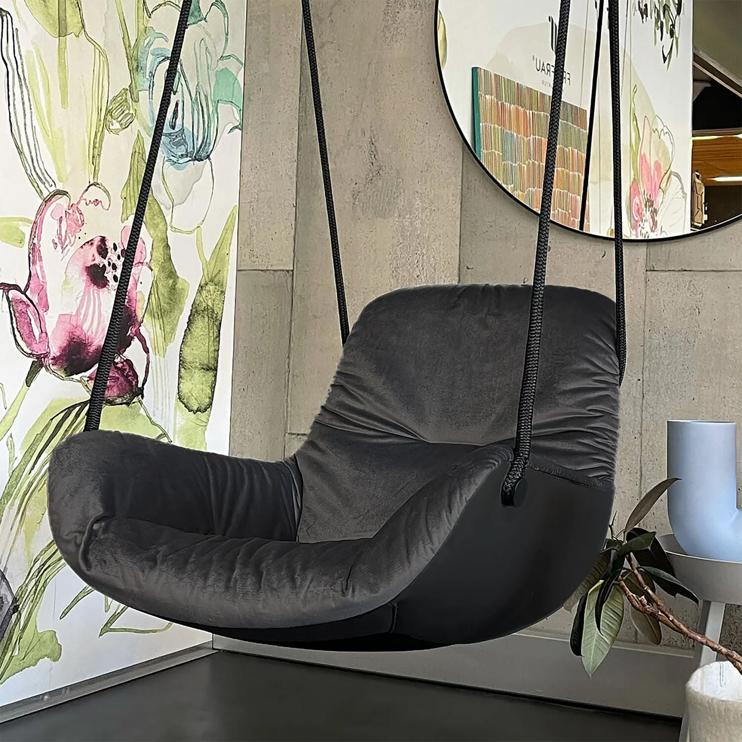 freifrau | leya lounge swing seat | avalon 005 + sahara ebony (black) leather - Image 2