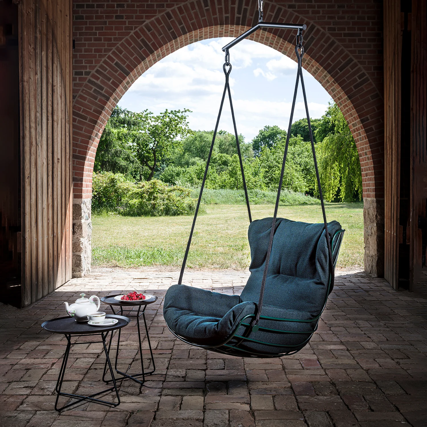 freifrau | leyasol wingback swing seat | adora kandis leather + bronze frame - Image 5
