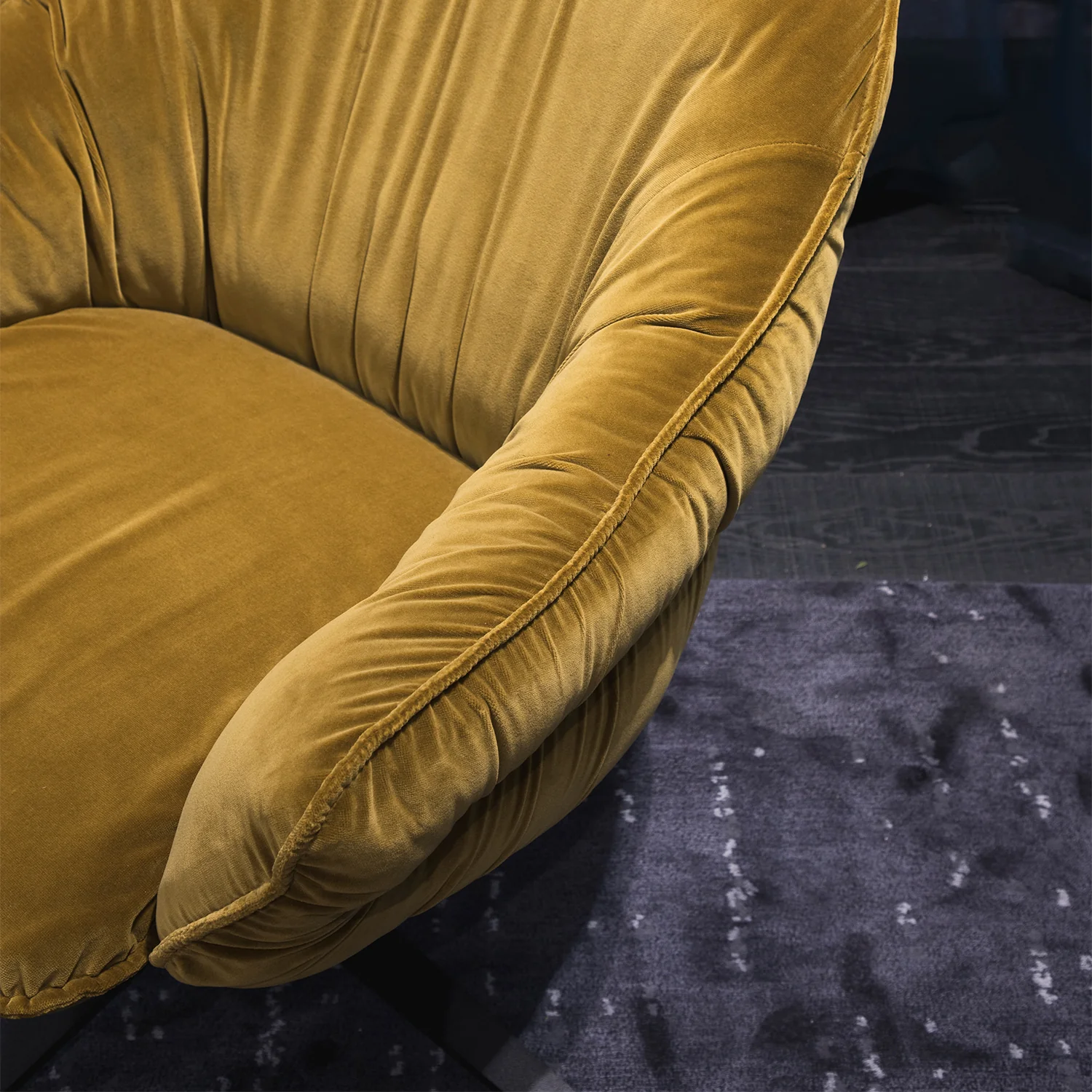 freifrau | marie lounge chair | x-base with rocker + tilting mechanism | adora jade leather + bronze frame - Image 13