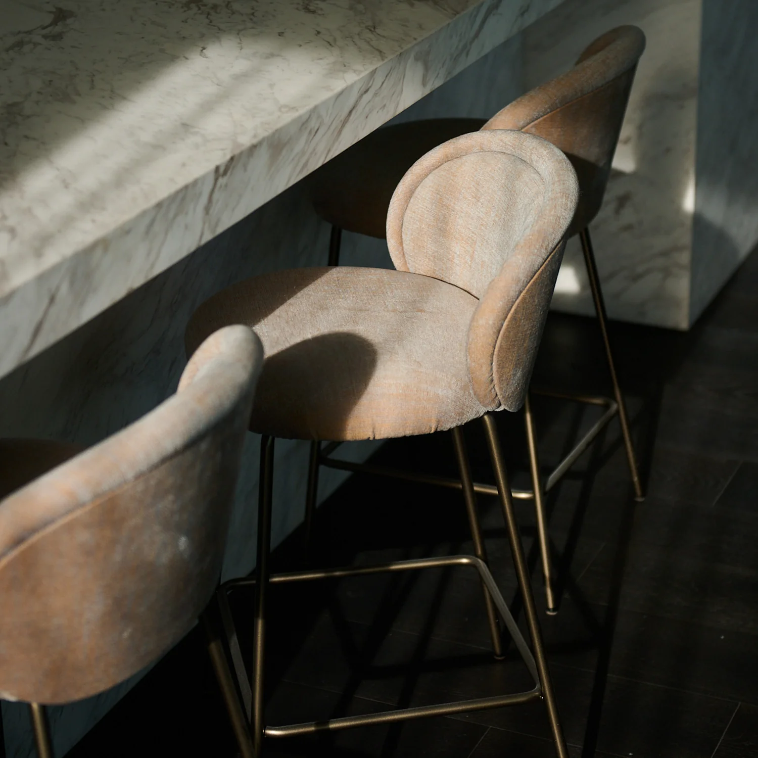 freifrau | ona bar stool | maple 732 + slate grey steel frame - Image 2