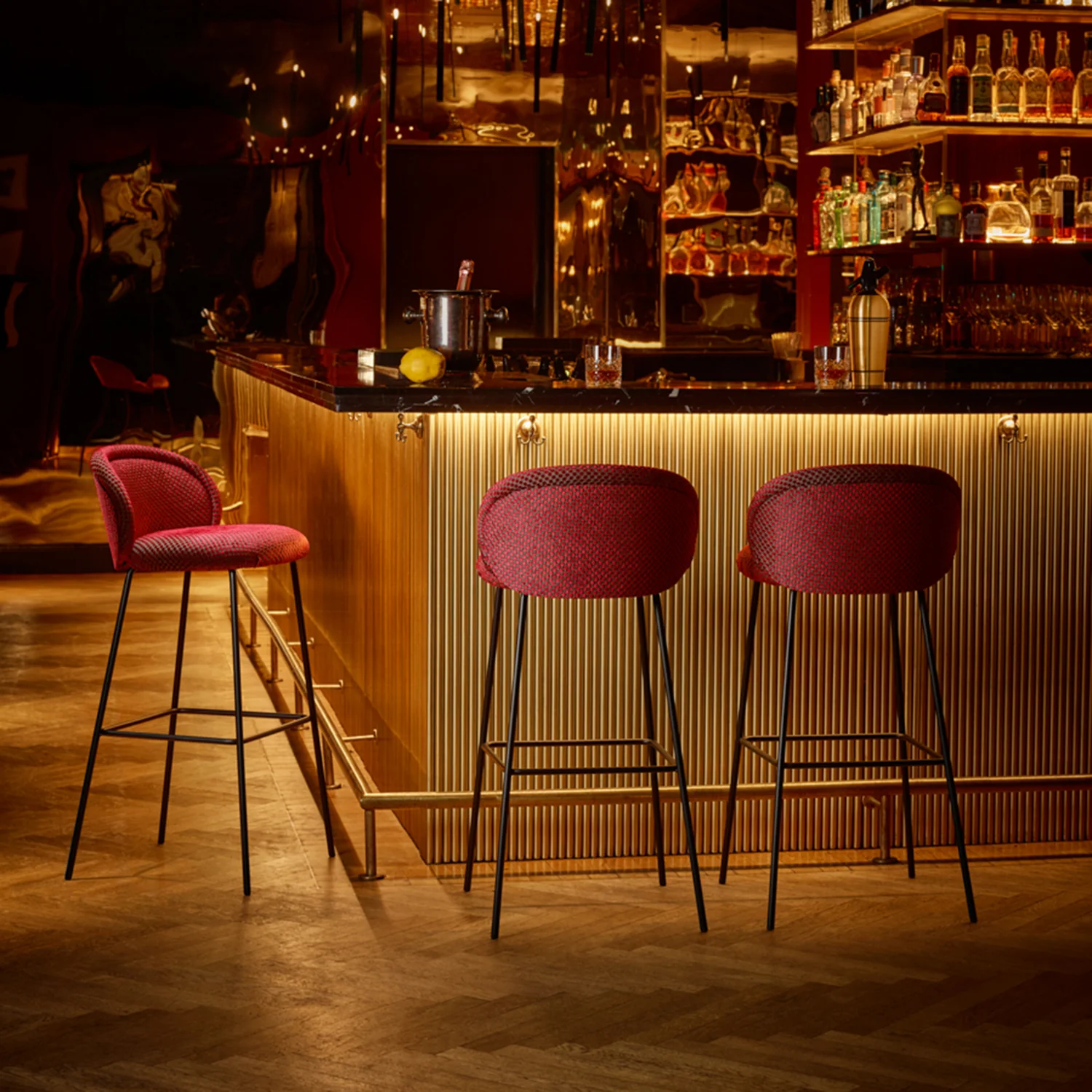 freifrau | ona barstool 82cm | wooden frame oak black | front - riga m1 noir 18 | back - gobelin eden - Image 6
