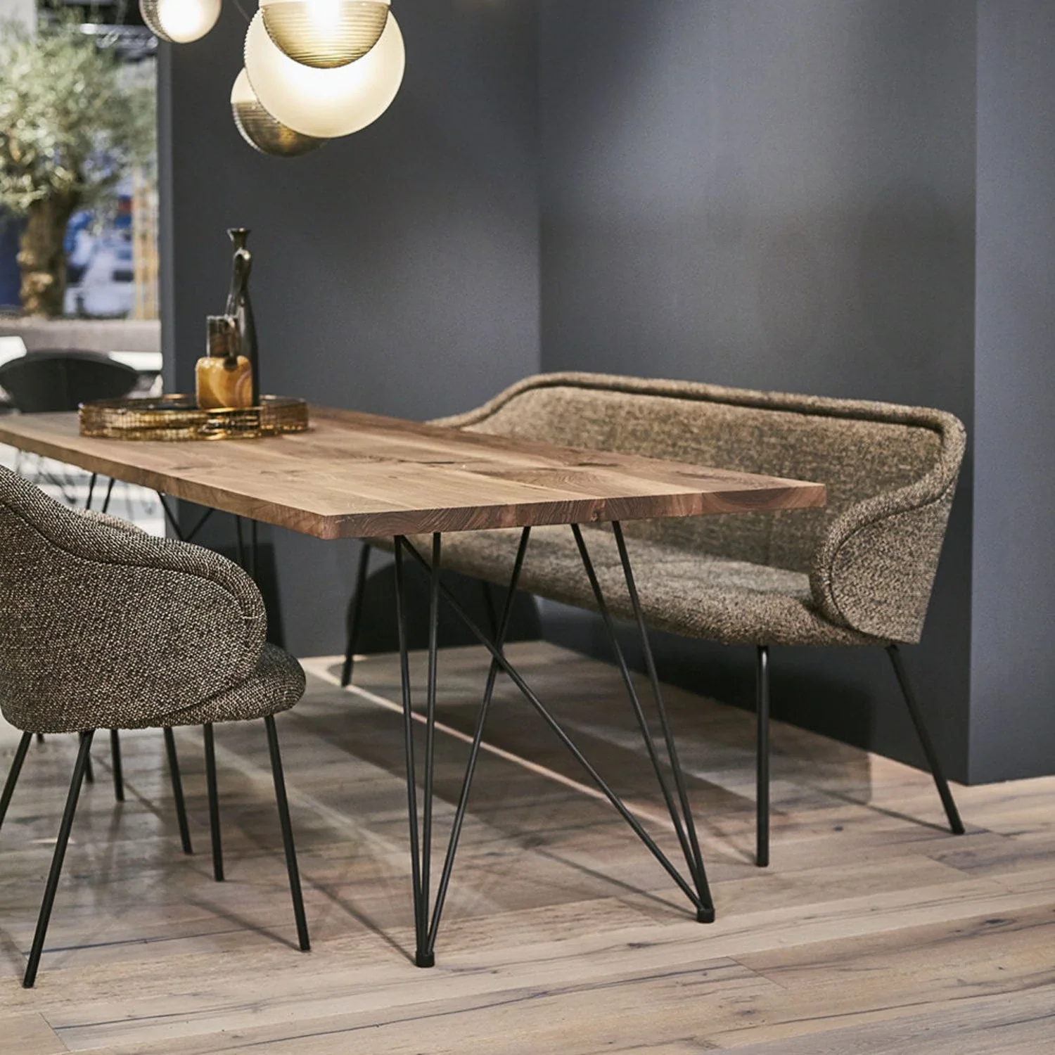 freifrau | ona curve bench 140cm | steel frame | safire 0001 - EX DISPLAY - Image 15
