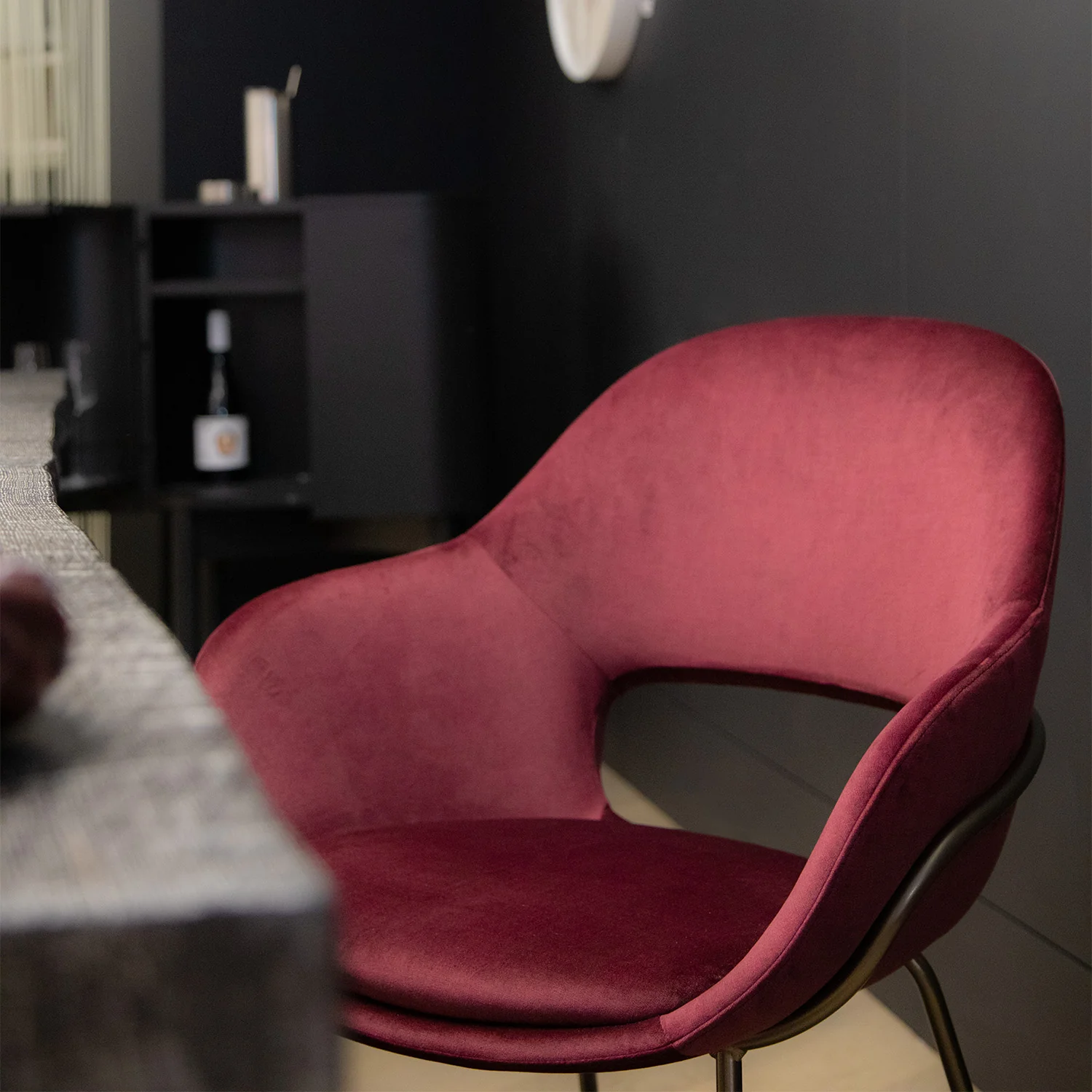 freifrau | theia armchair high | steel frame bronze | smart bordeaux - Image 4