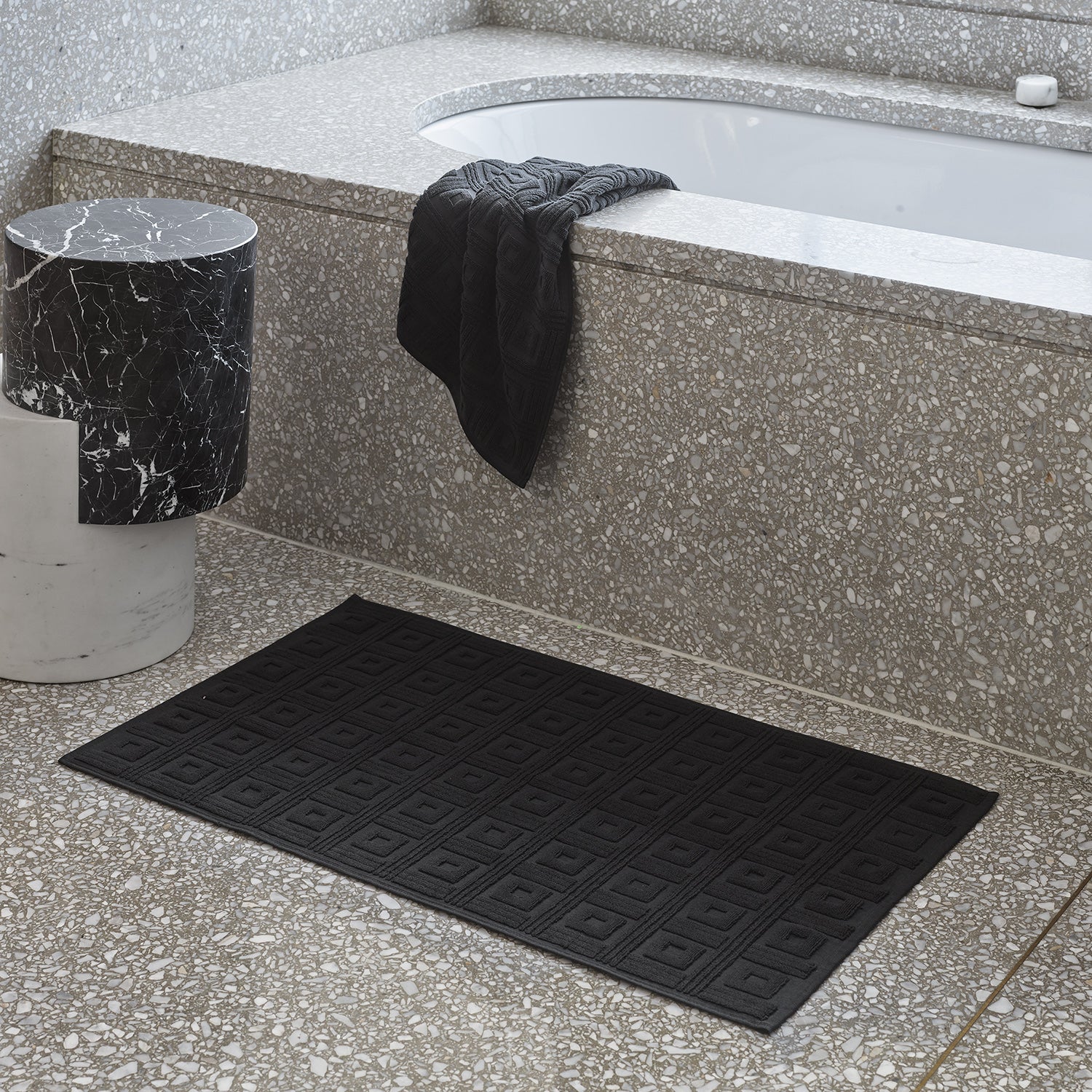 greg natale | astoria towelling collection | black - LC - Image 4