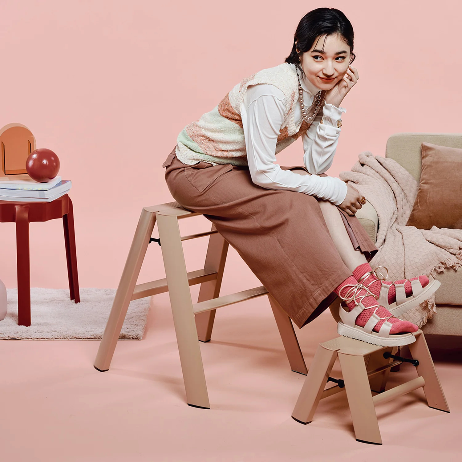hasegawa | lucano 2 step ladder | peach brown - Image 3