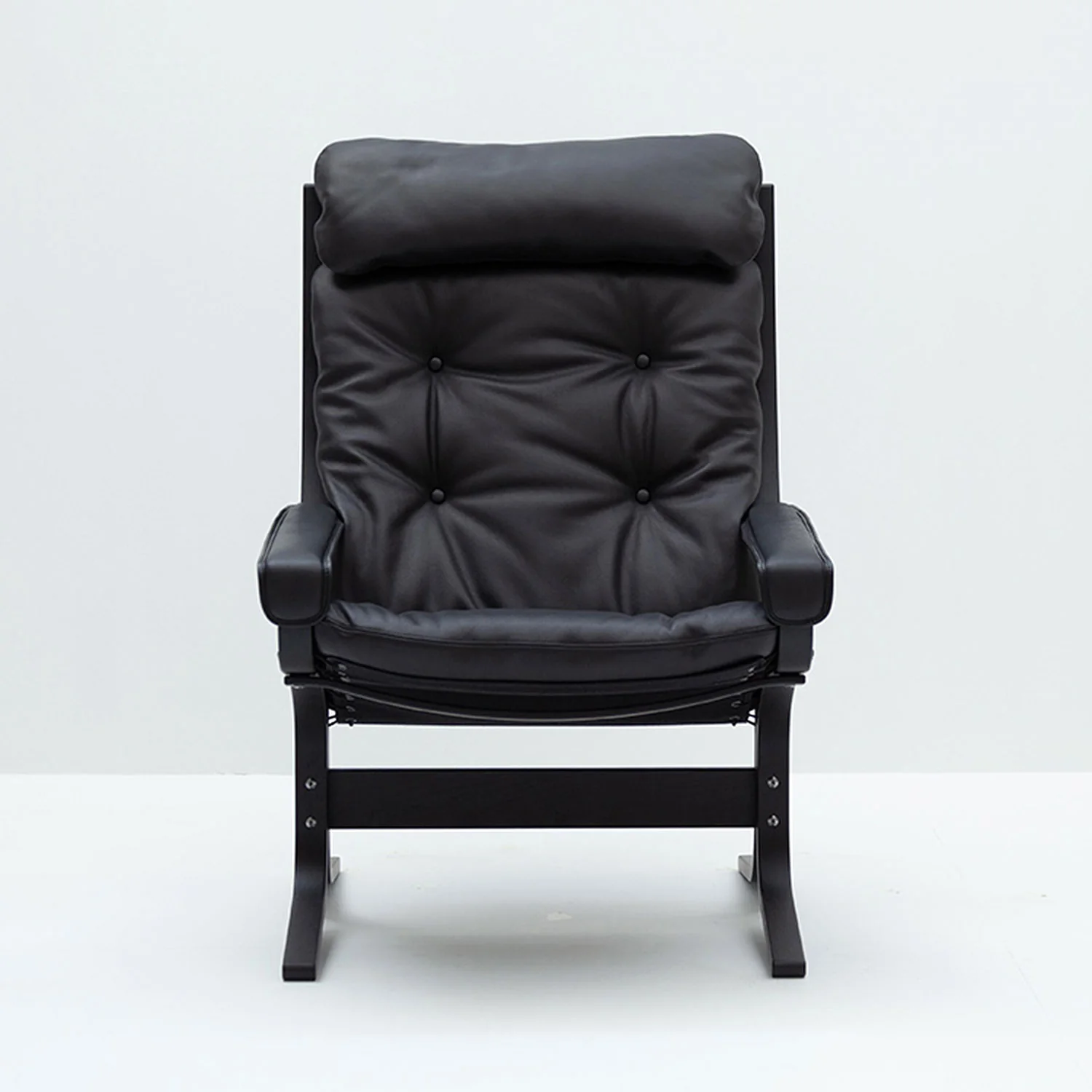 hjelle | siesta classic 301 chair | high back with arms | black oak + hemsen HA19 leather - Image 3