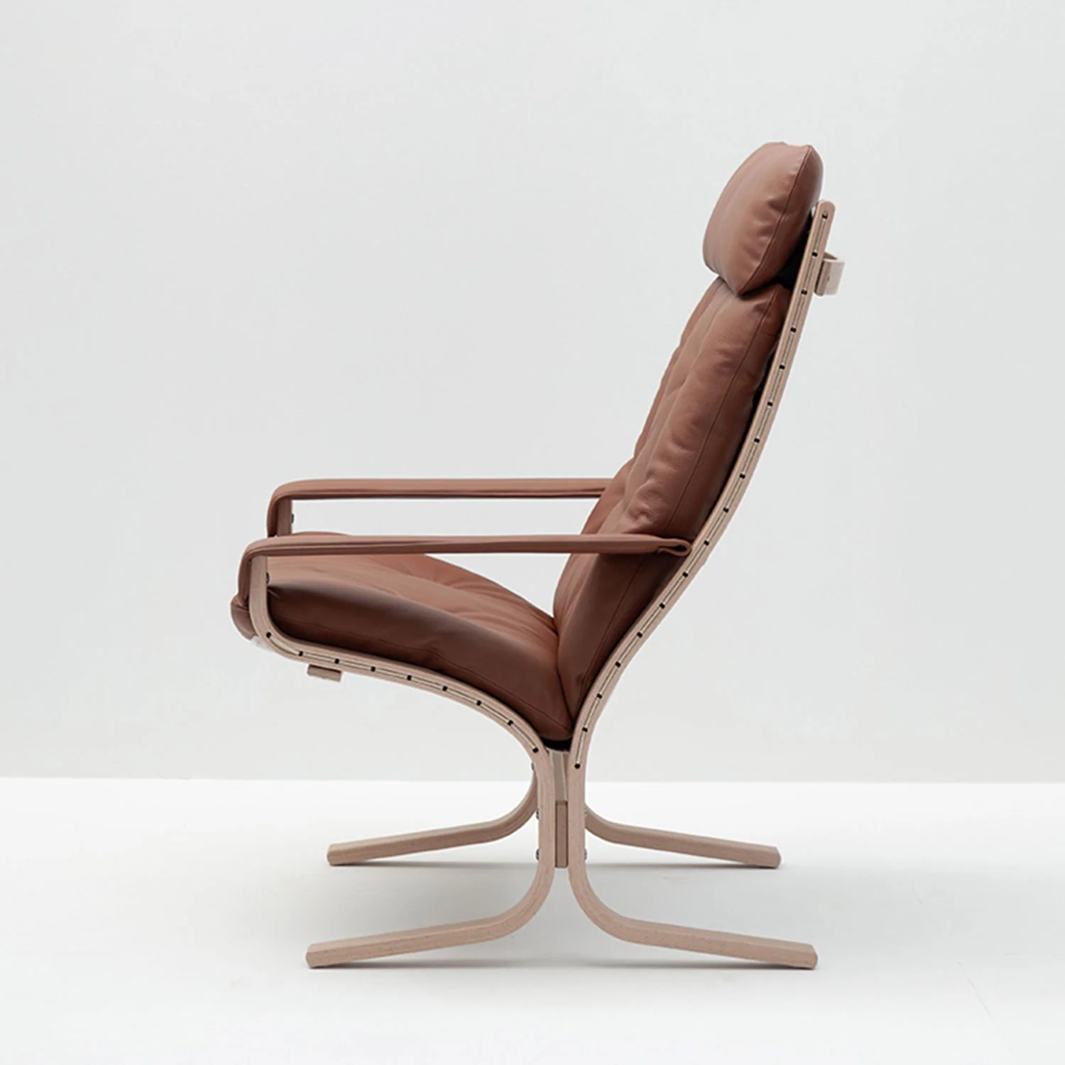 hjelle | siesta classic 301 chair | high back with arms | oak + rustical tan leather - Image 2