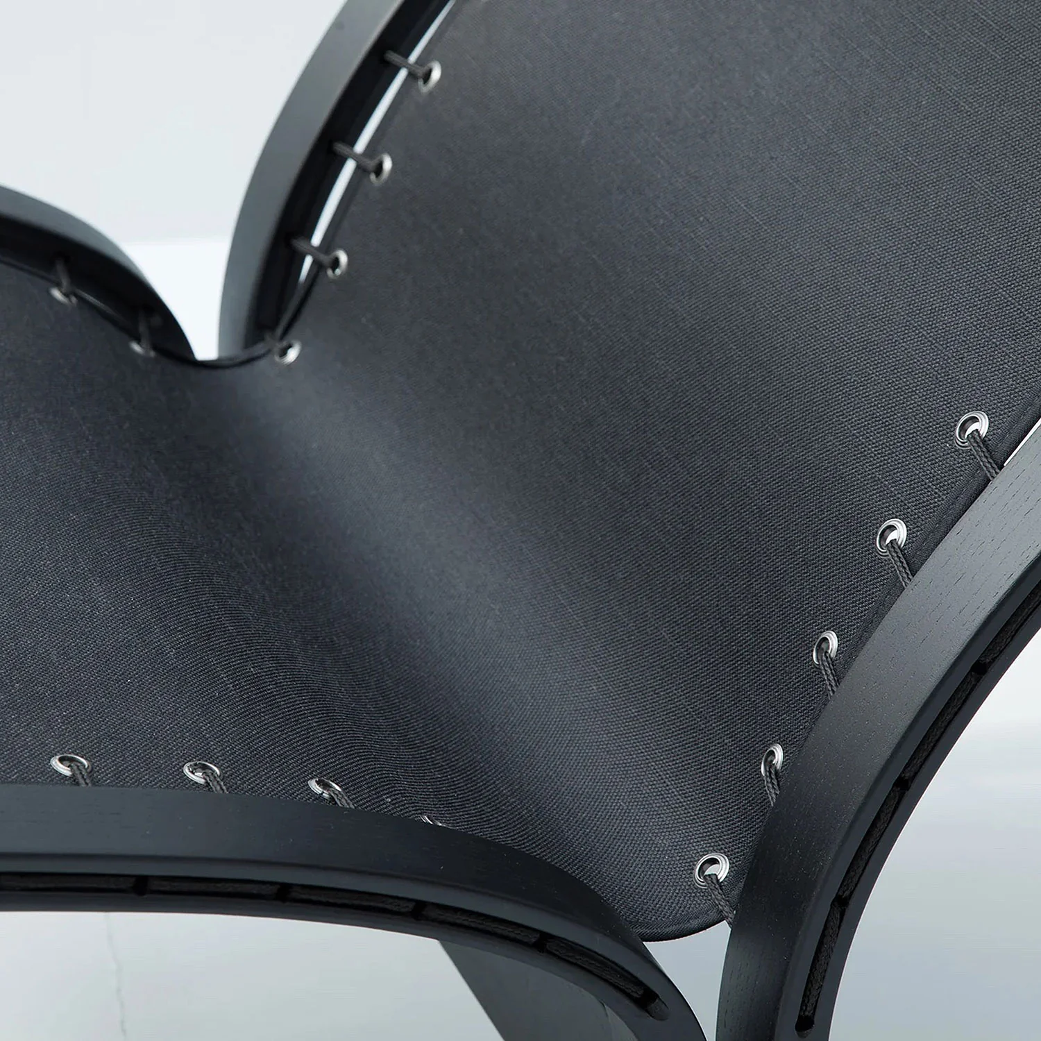 hjelle | siesta classic 302 chair | low back | black oak + hemsen HA19 leather - Image 6