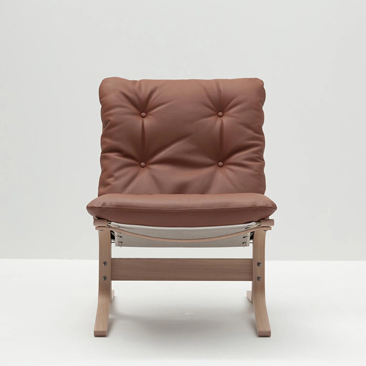 hjelle | siesta classic 302 chair | low back | oak + rustical tan leather - Image 3