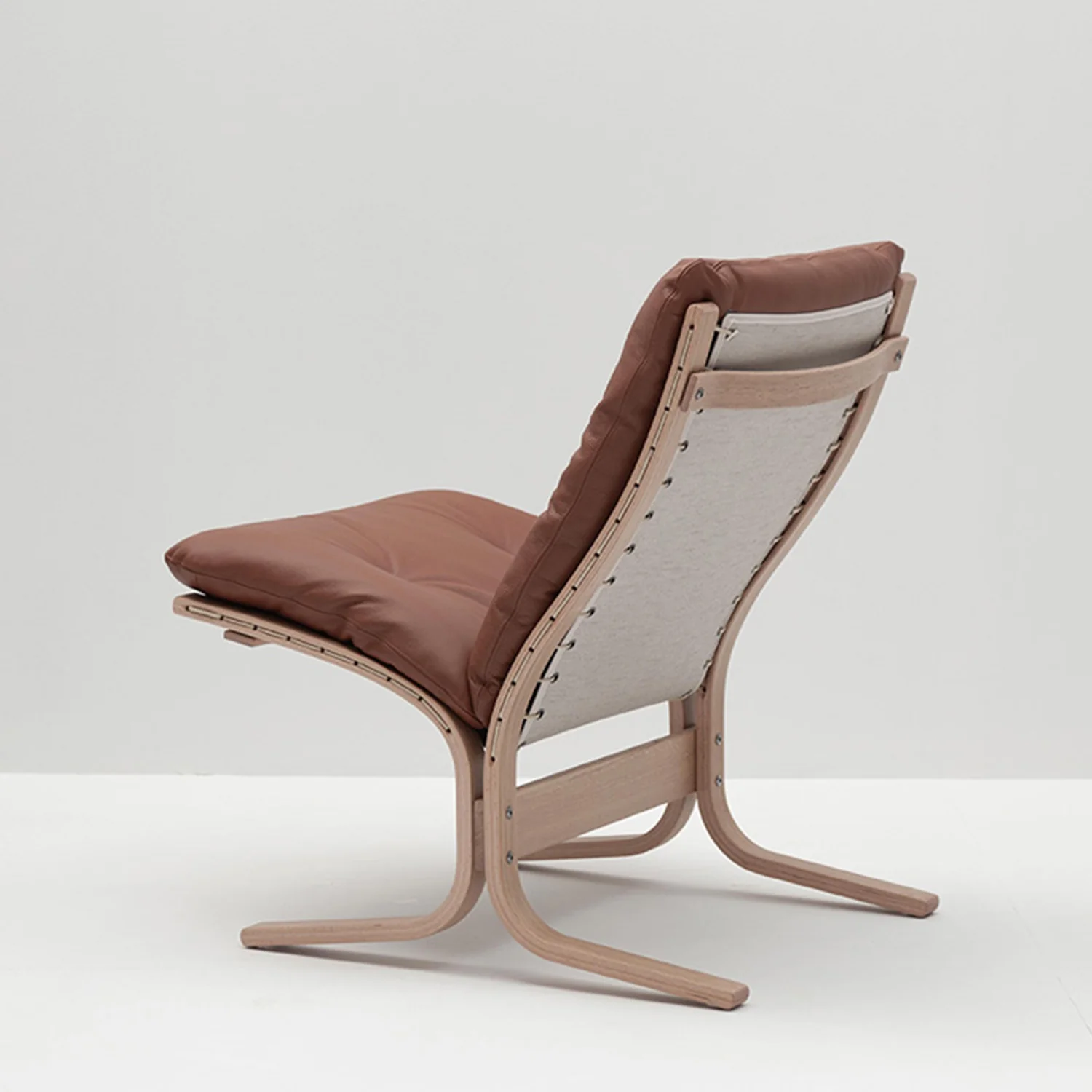 hjelle | siesta classic 302 chair | low back | oak + rustical tan leather - Image 4