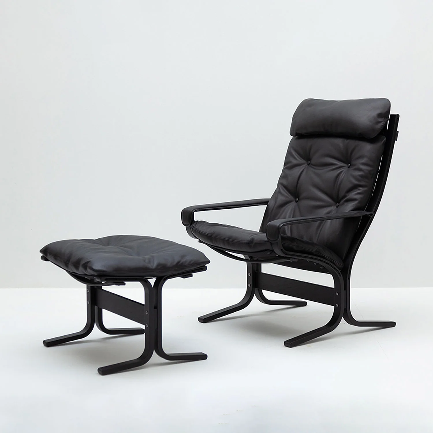 hjelle | siesta classic 304 footstool | black oak + hemsen HA19 leather - Image 7