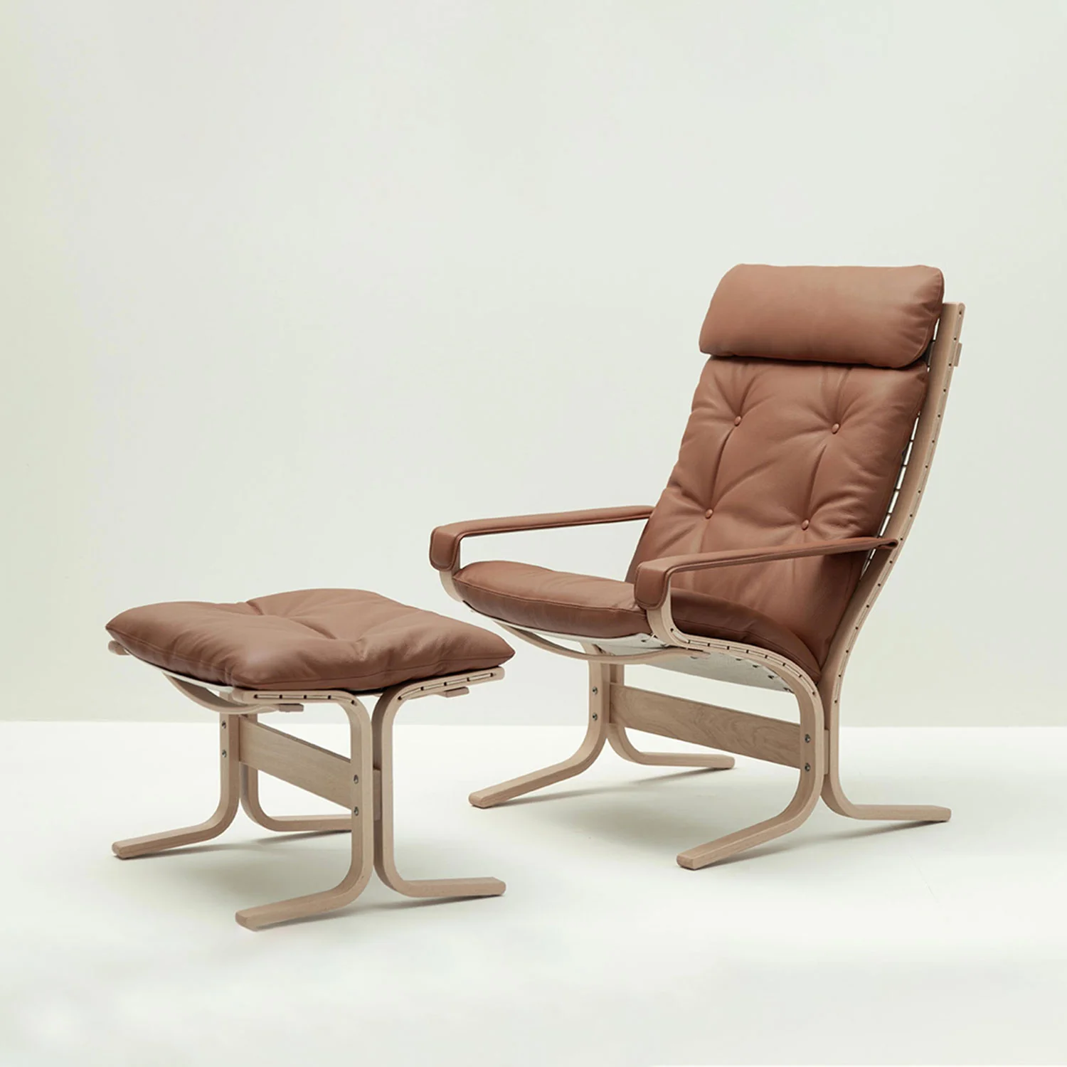 hjelle | siesta classic 304 footstool | oak + rustical tan leather - Image 5