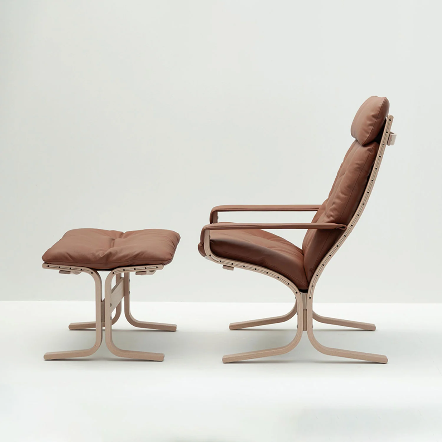 hjelle | siesta classic 304 footstool | oak + rustical tan leather - Image 6