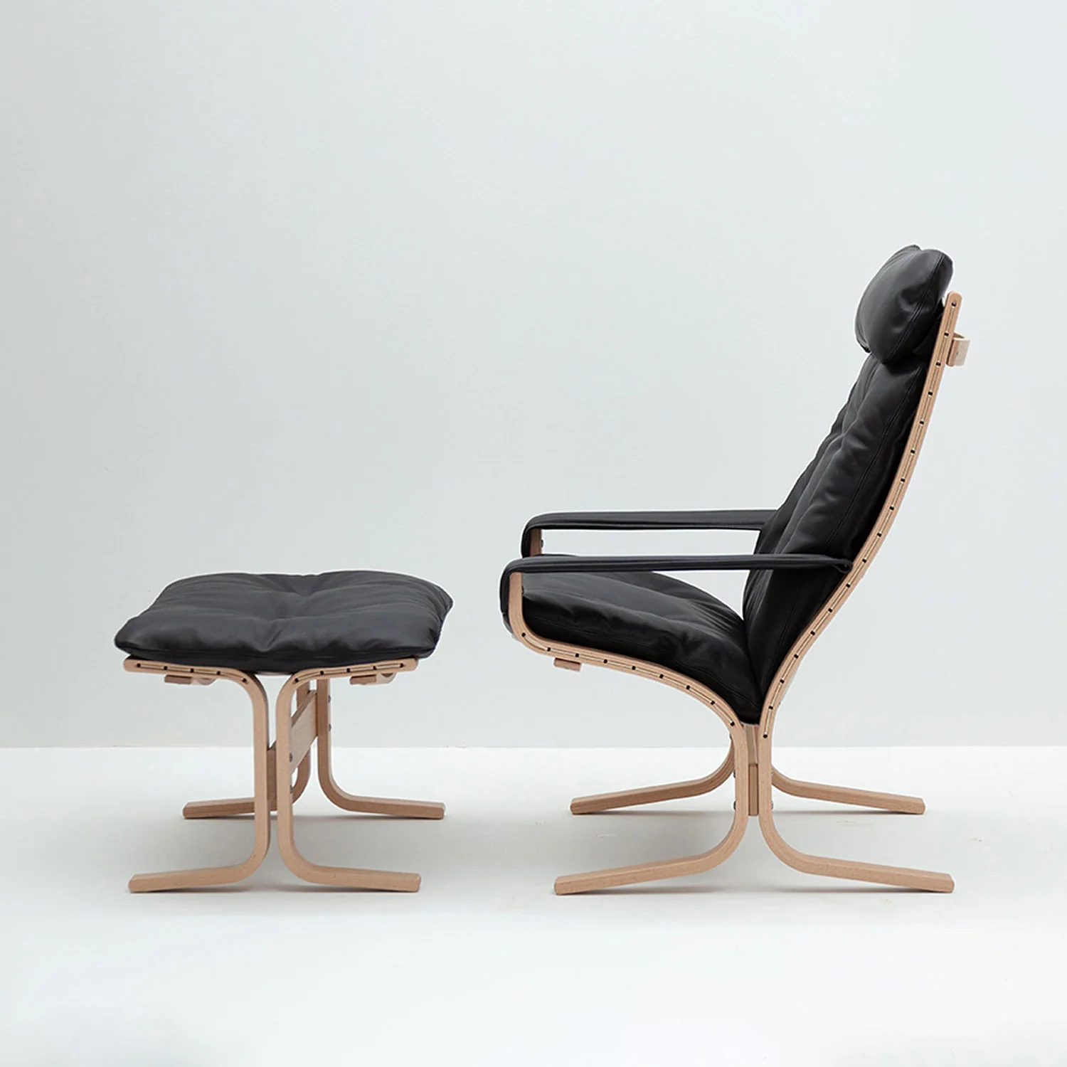 hjelle | siesta classic 304 footstool | oak + hemsen HA19 leather - Image 3