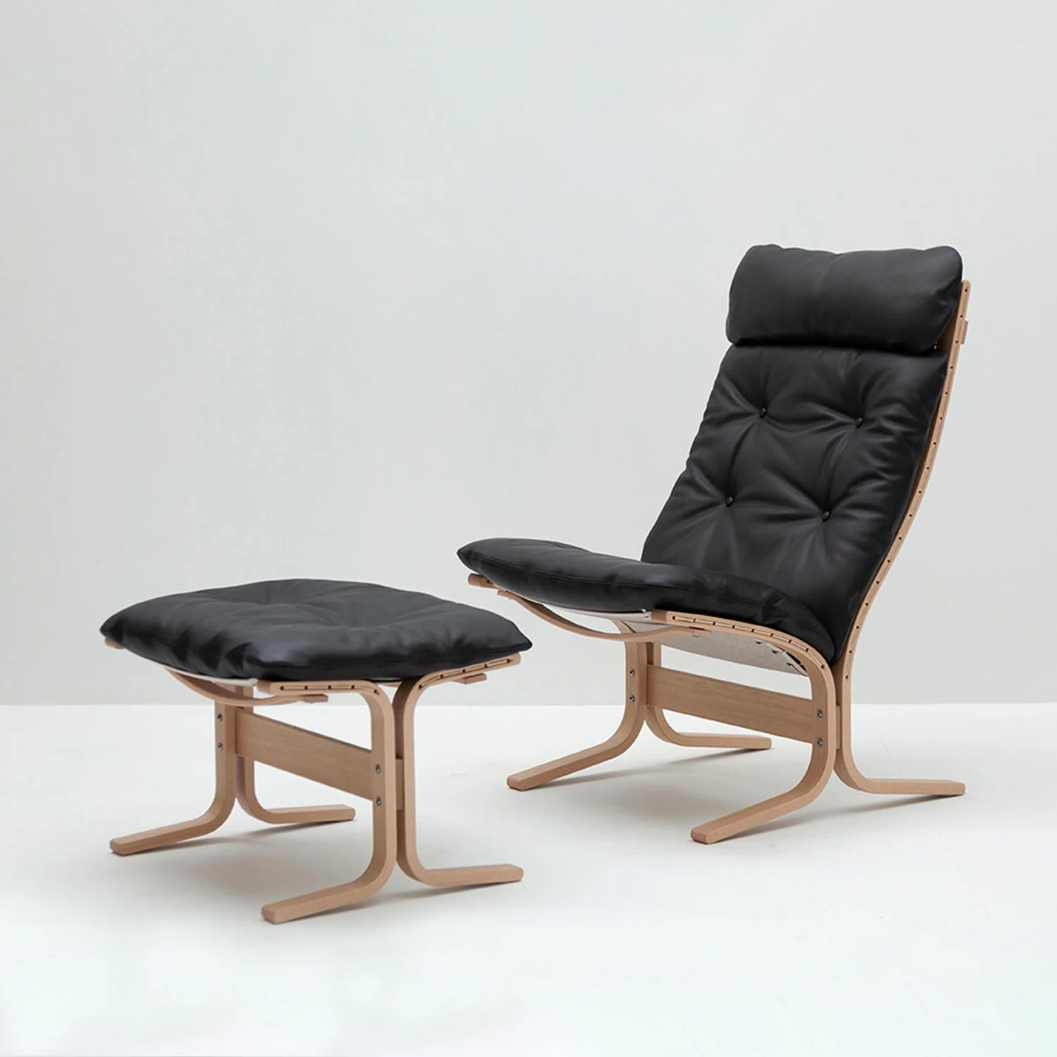 hjelle | siesta classic 304 footstool | oak + hemsen HA19 leather - Image 5